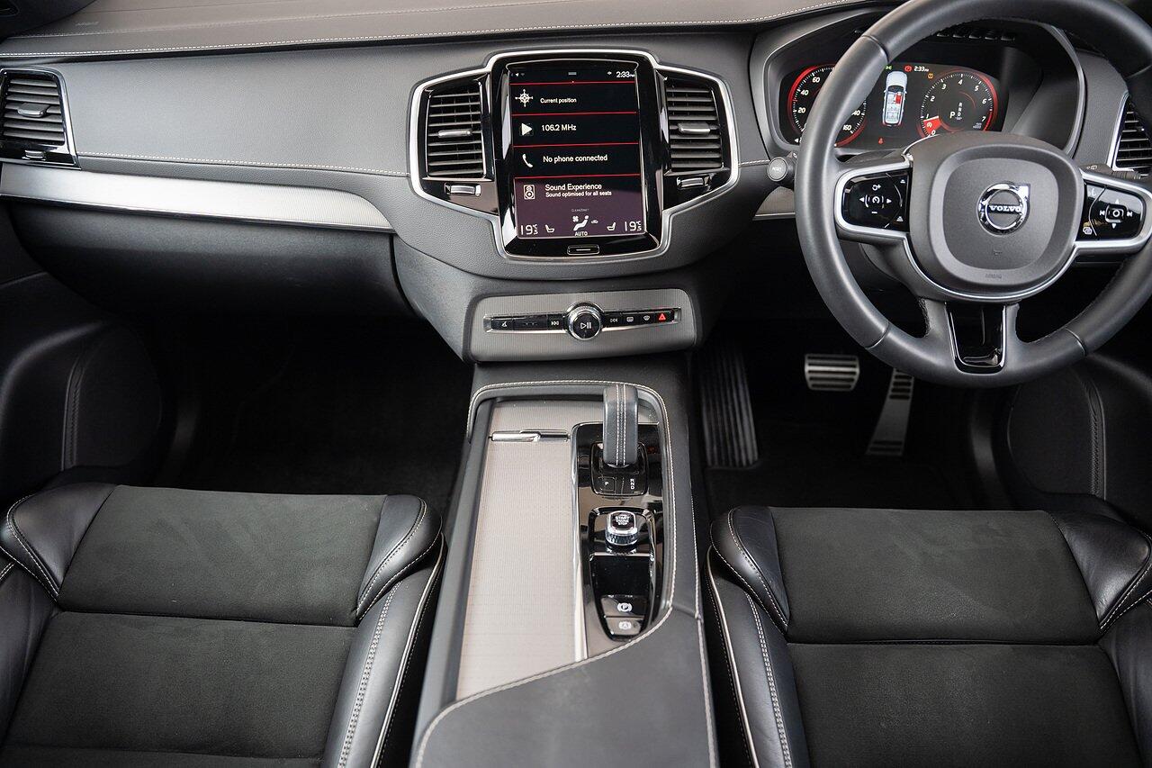Volvo XC90 view 34
