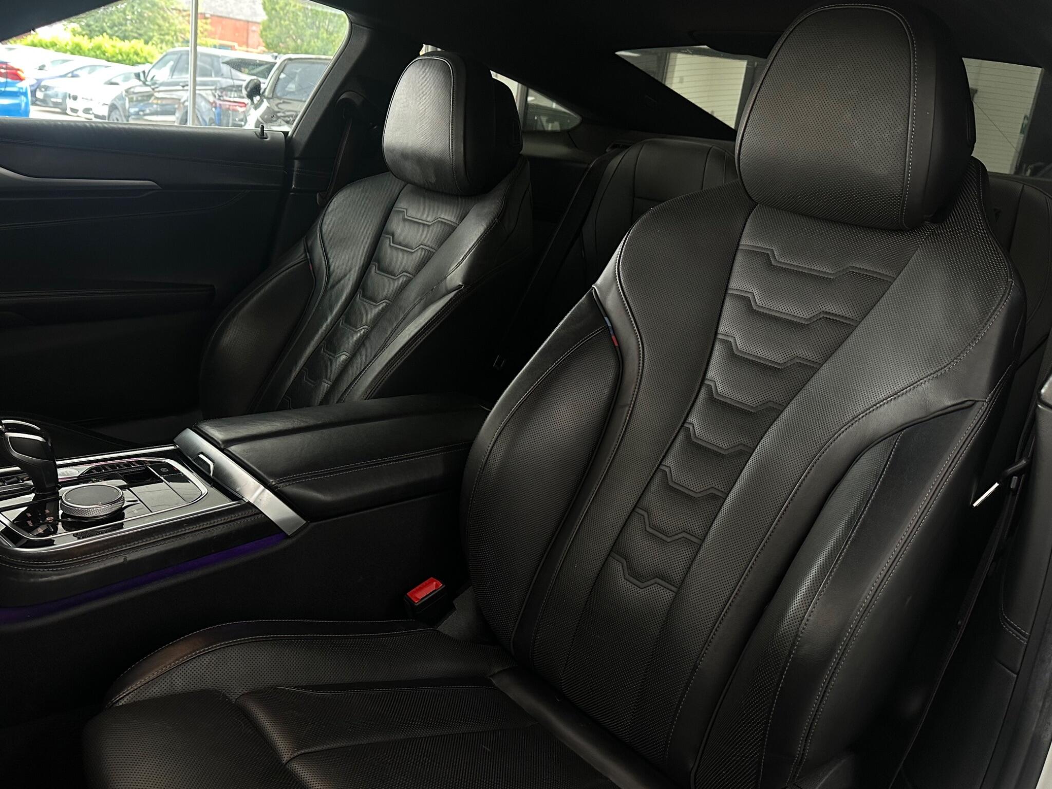 BMW 8 Series view 36