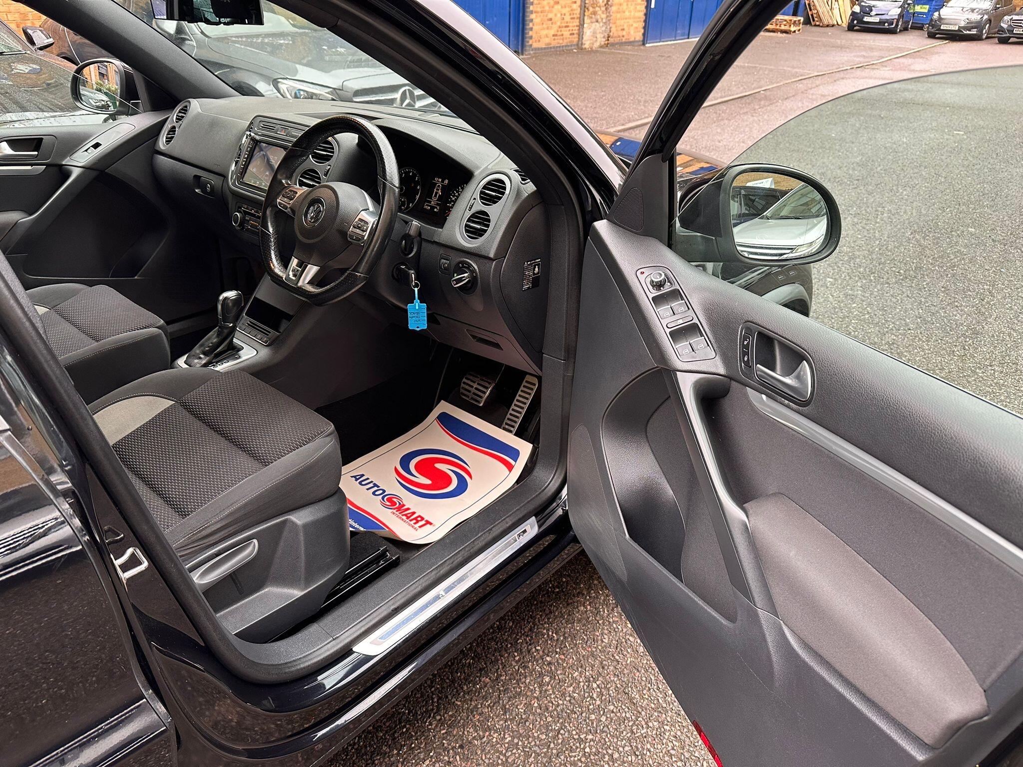 Volkswagen Tiguan view 17