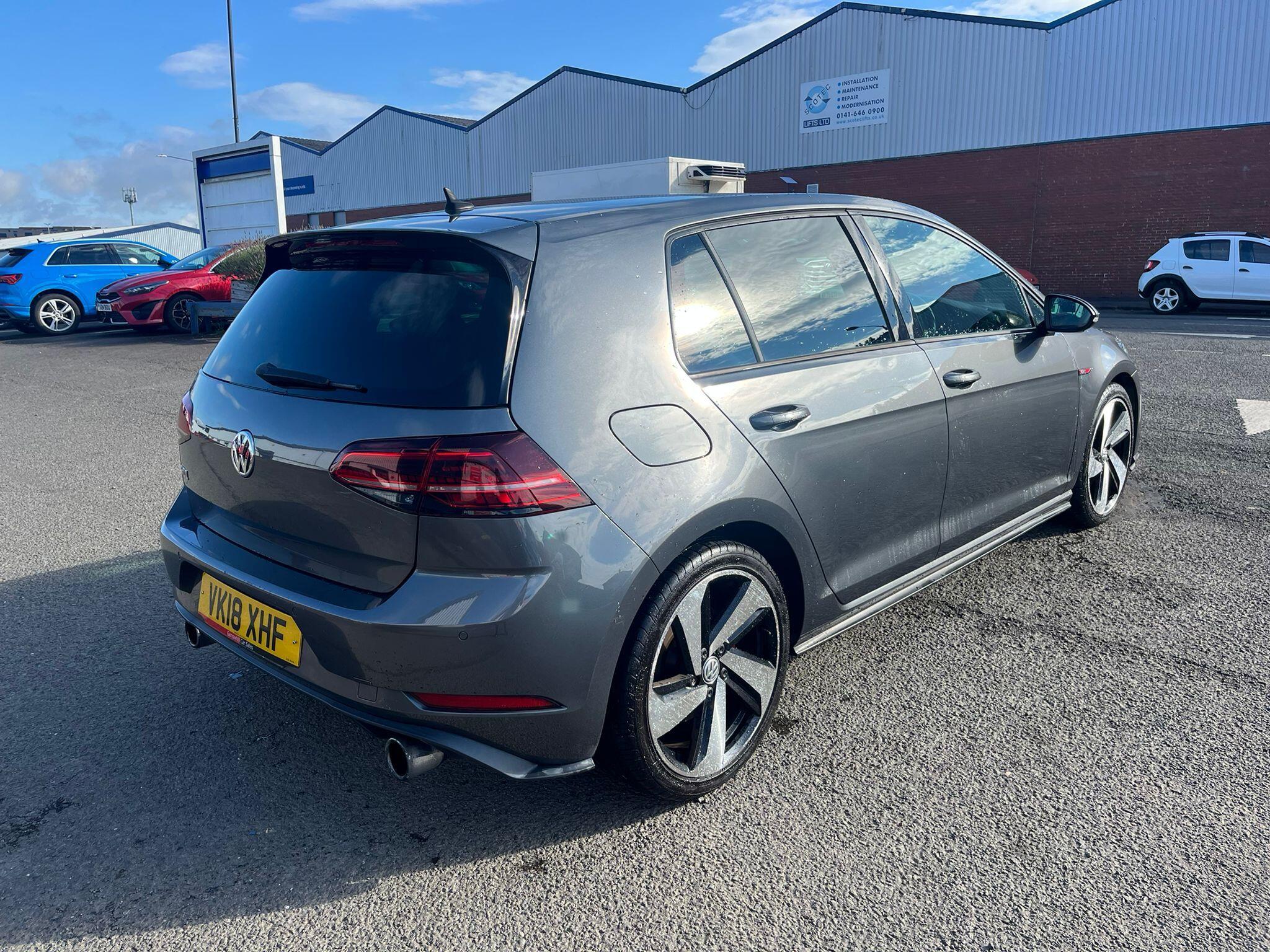Volkswagen Golf view 5