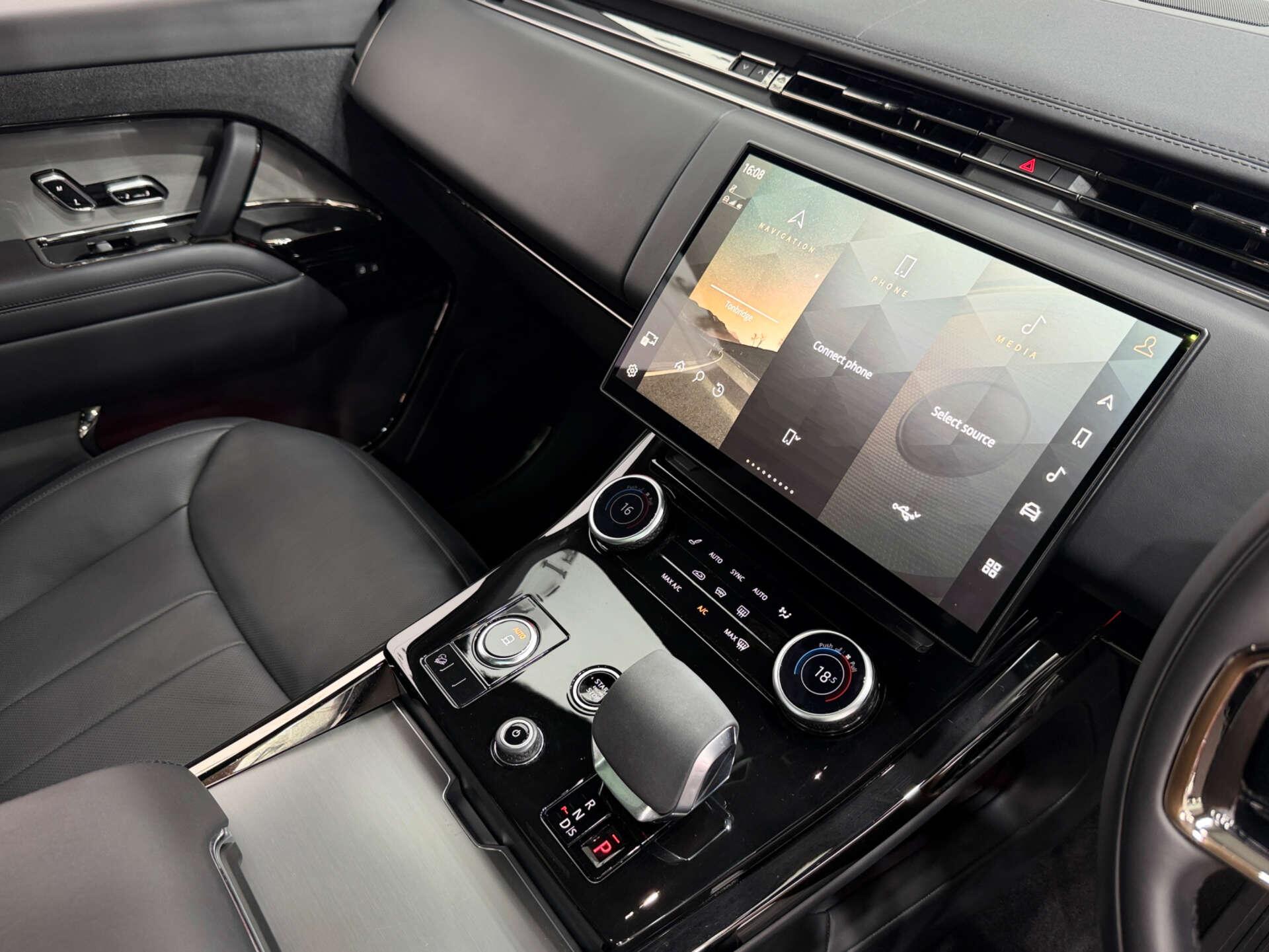 Land Rover Range Rover Sport view 37