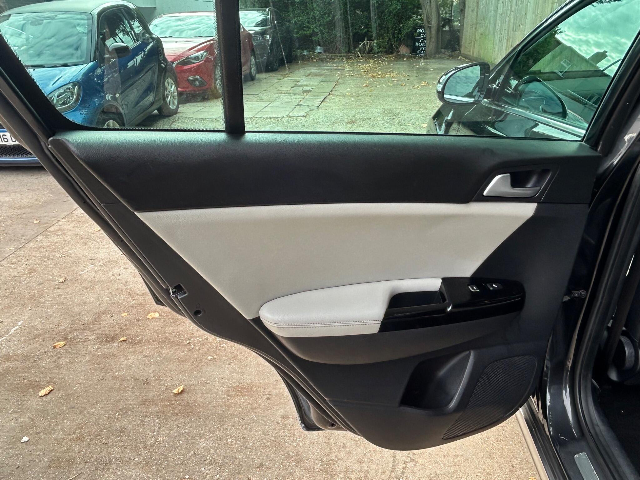 Kia Sportage view 29