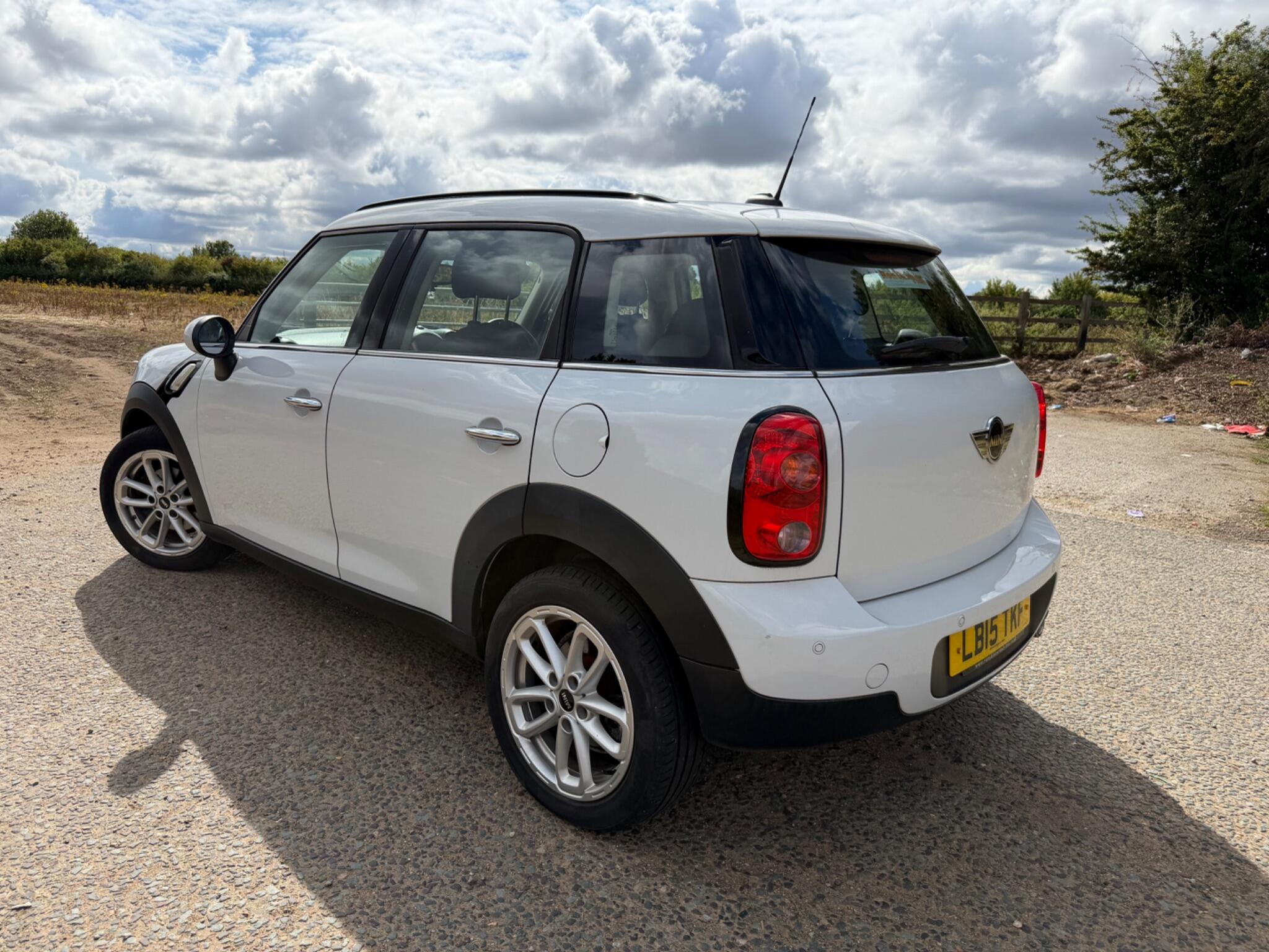 Mini Countryman view 22