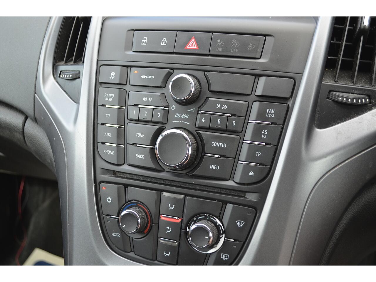 Vauxhall Astra GTC view 16