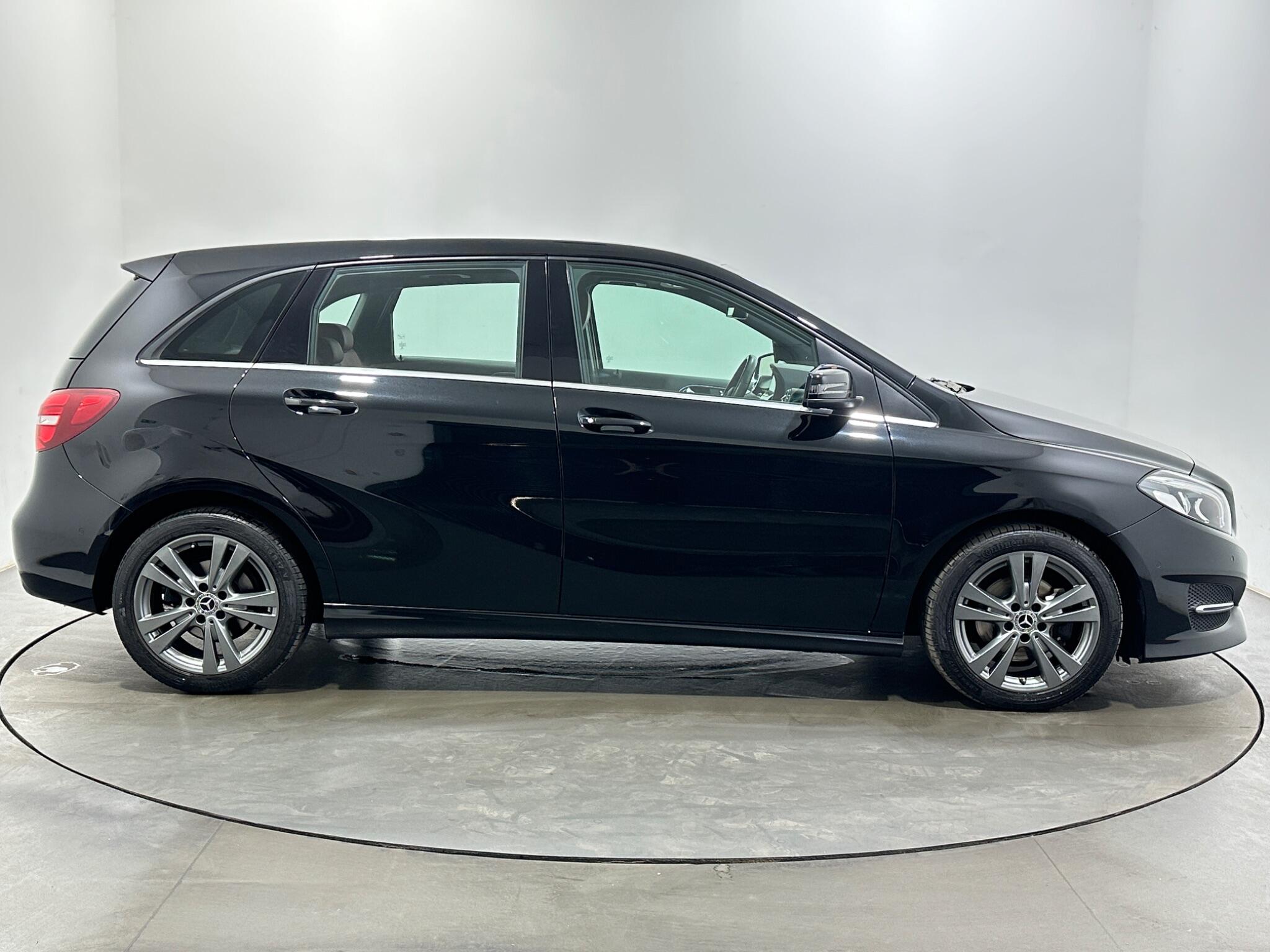 Mercedes-Benz B Class view 9