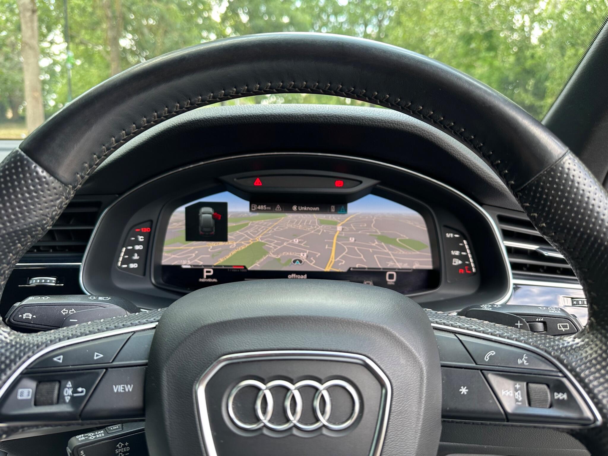 Audi SQ7 view 30