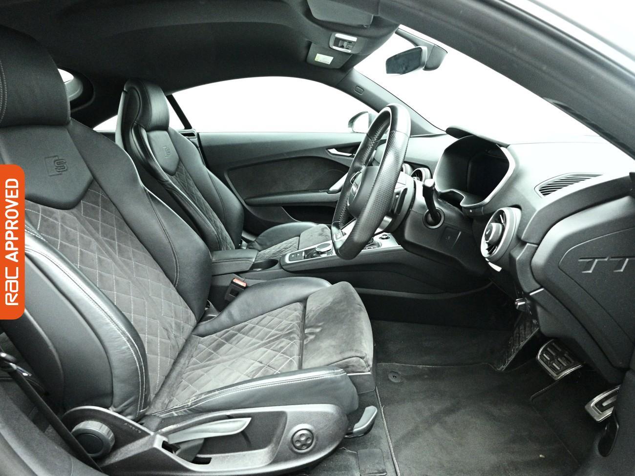 Audi TT view 12