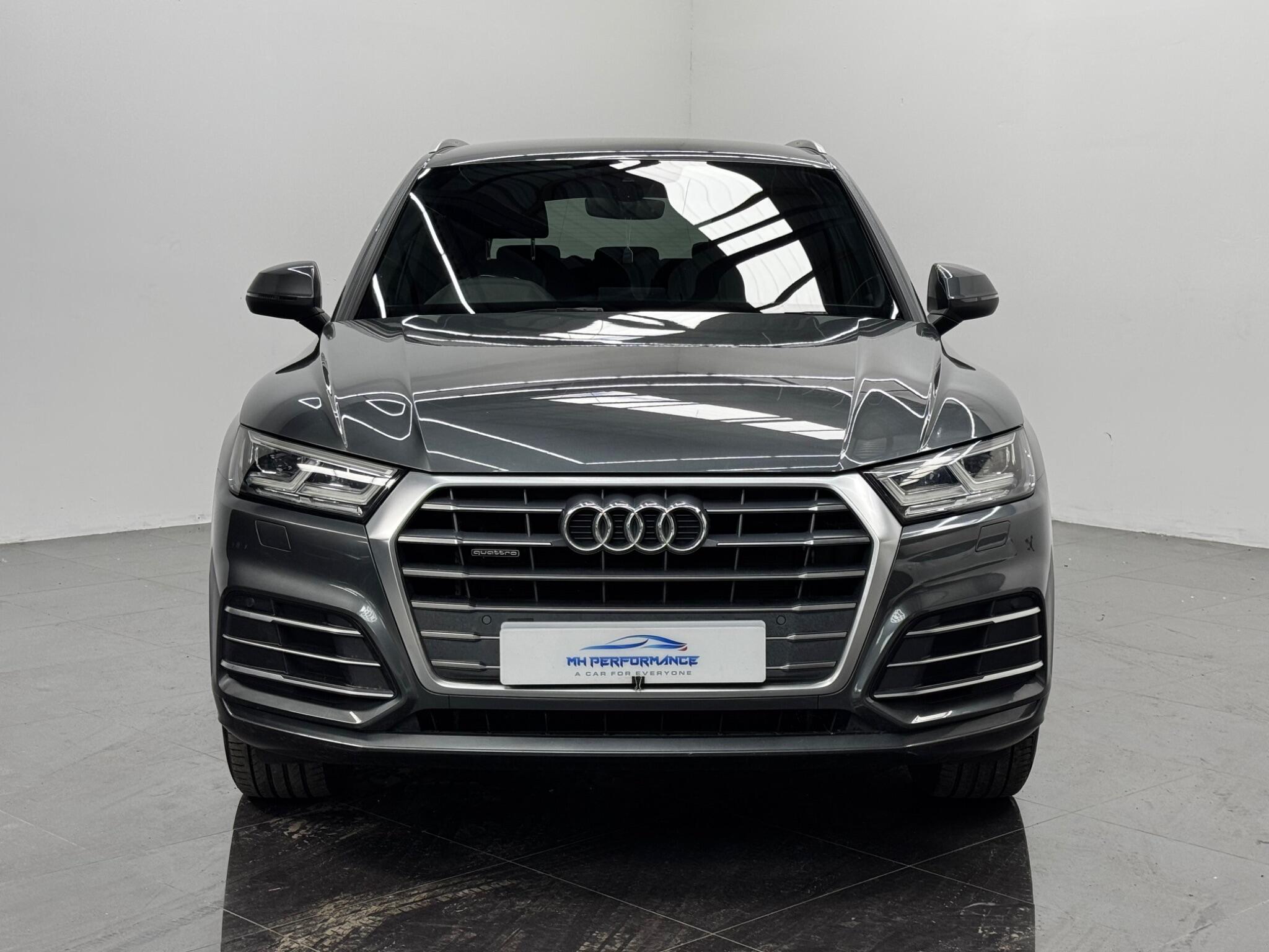 Audi Q5 view 2