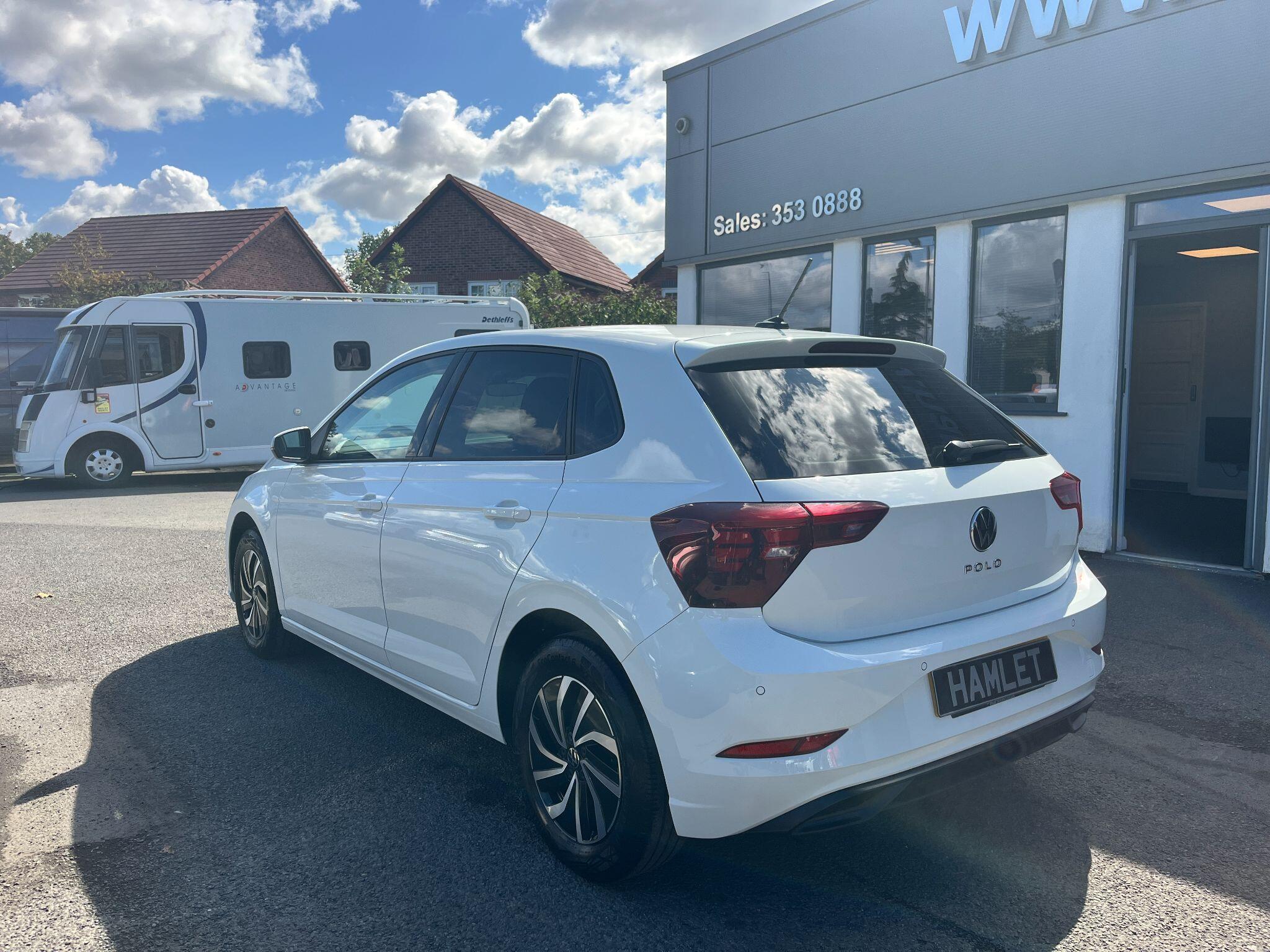 Volkswagen Polo view 3