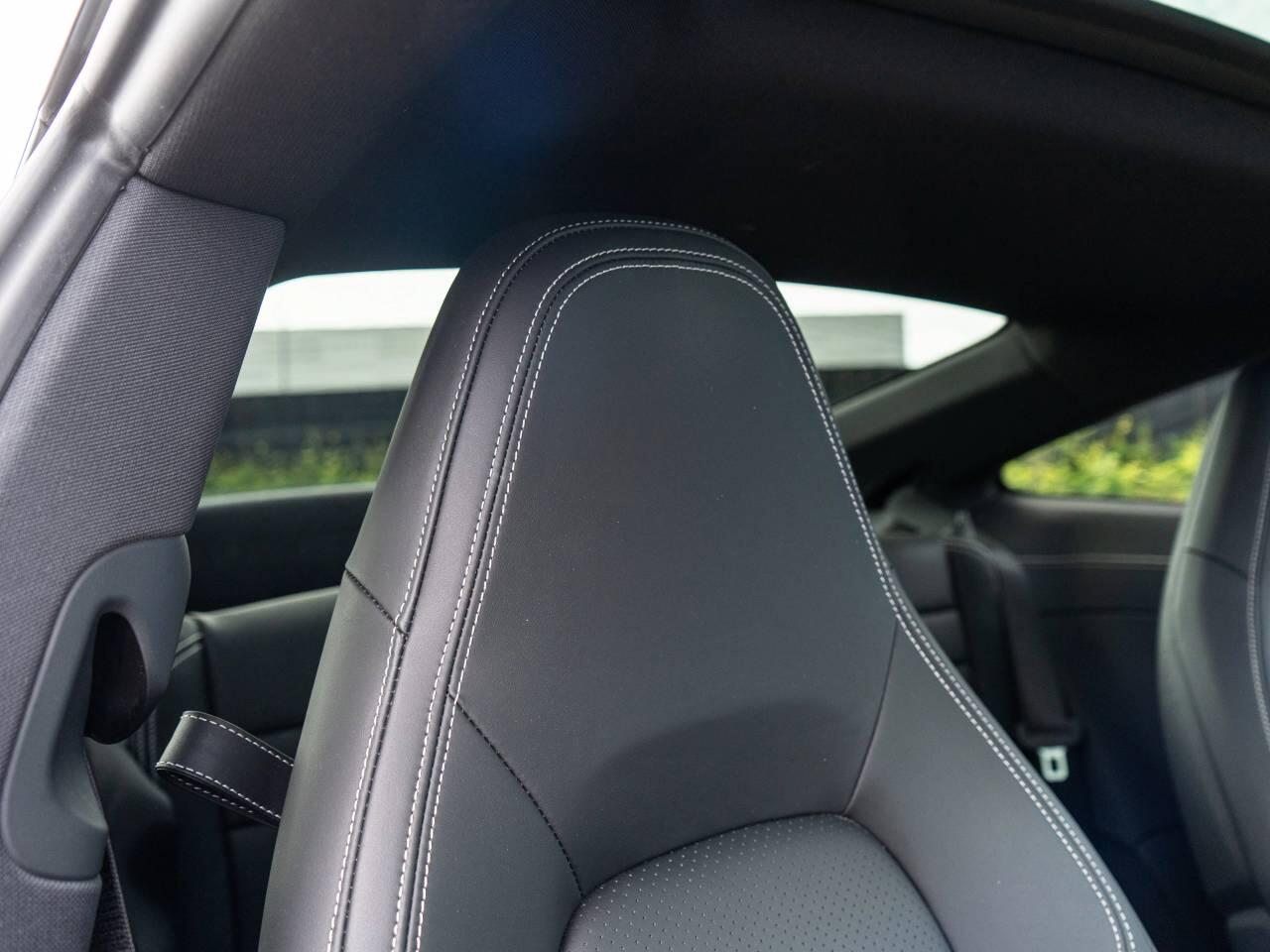 Porsche 911 view 46