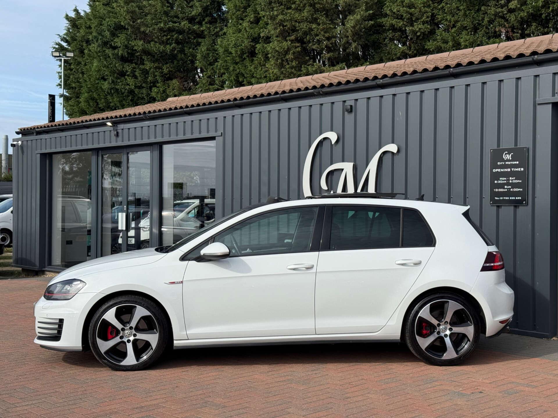 Volkswagen Golf view 12