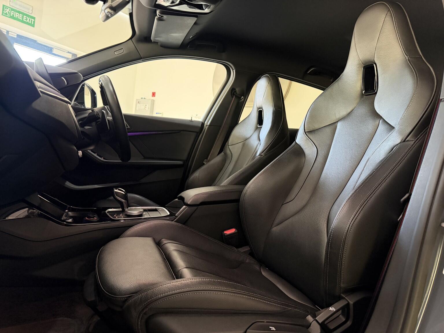 BMW 1 Series view 24