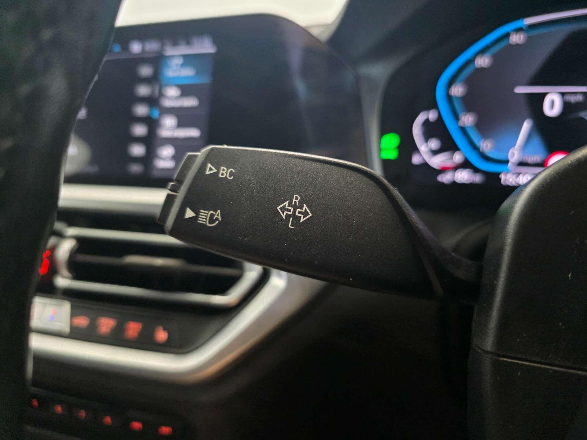 BMW 3 Series view 24