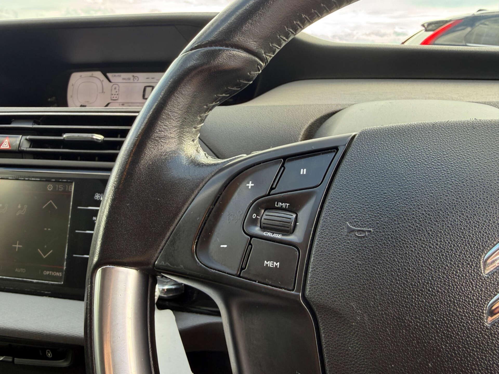 Citroen Grand C4 Picasso view 47