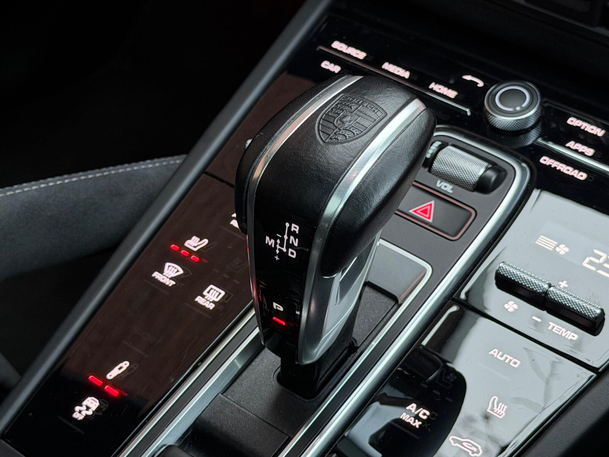 Porsche Cayenne view 18