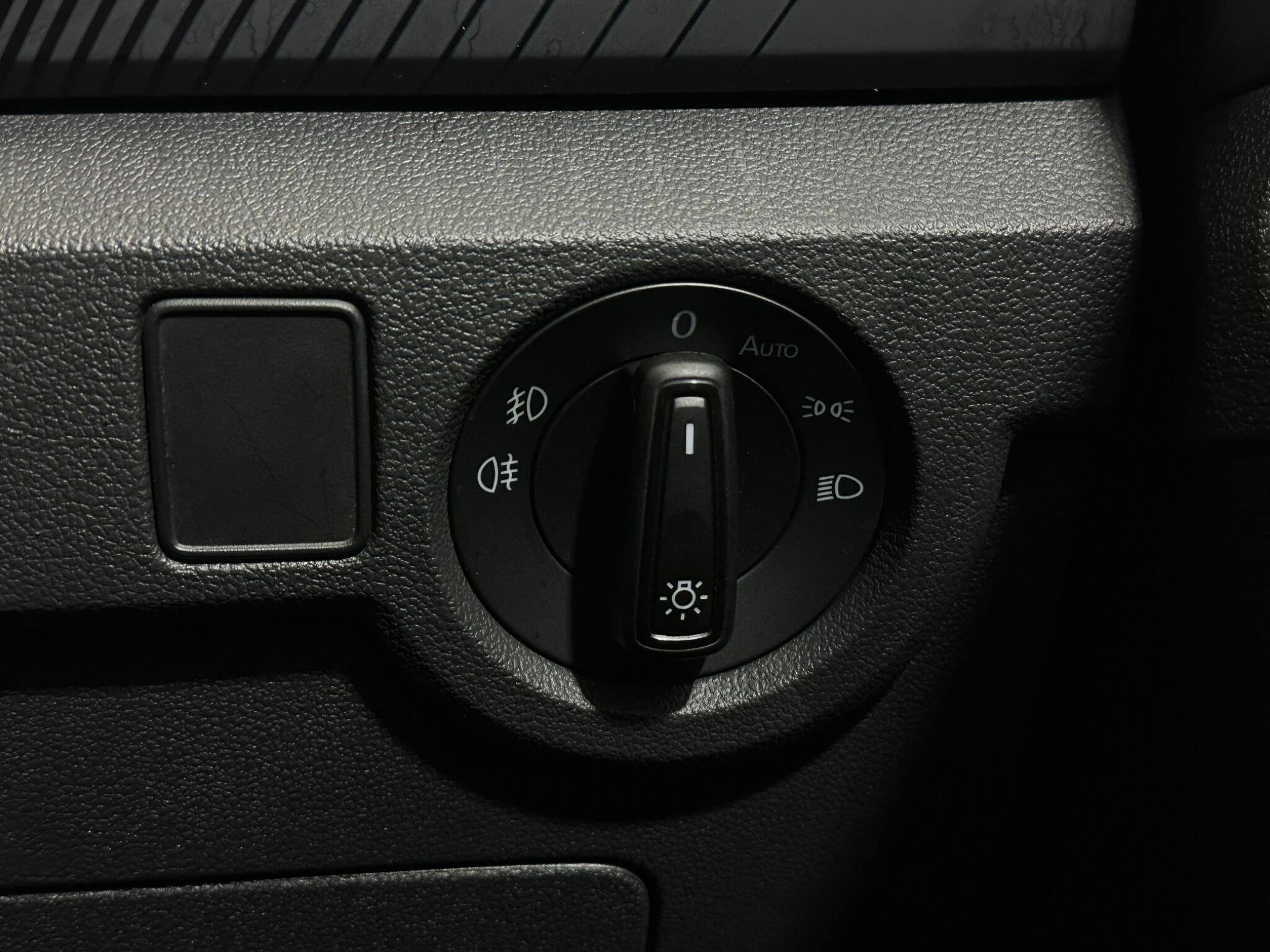Volkswagen T-Cross view 18