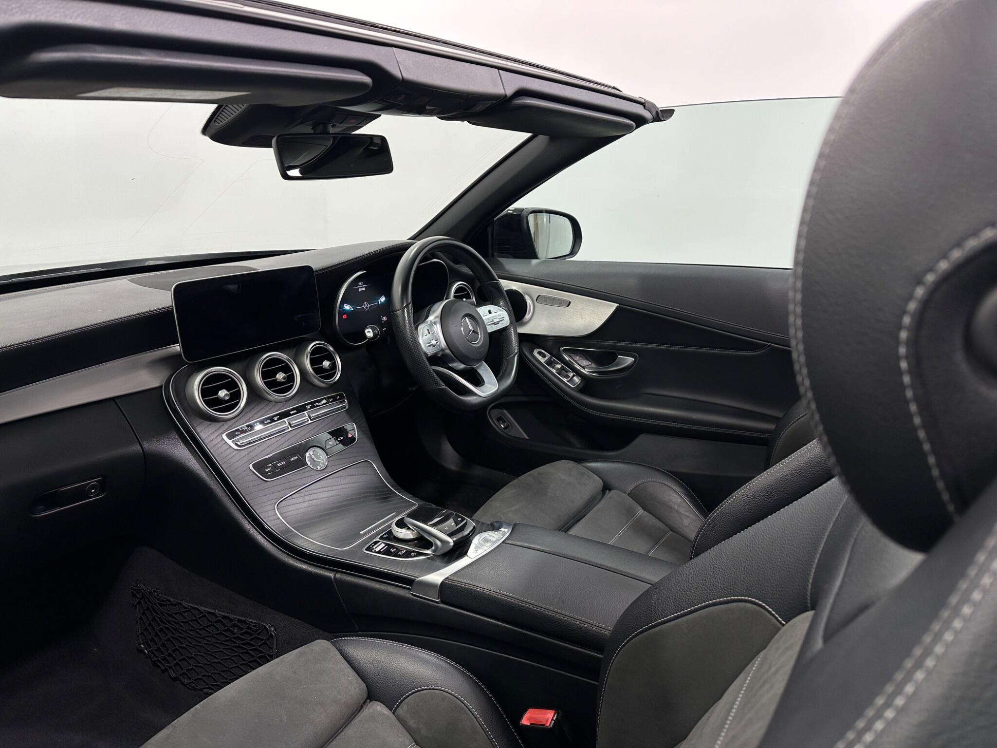 Mercedes-Benz C Class view 32