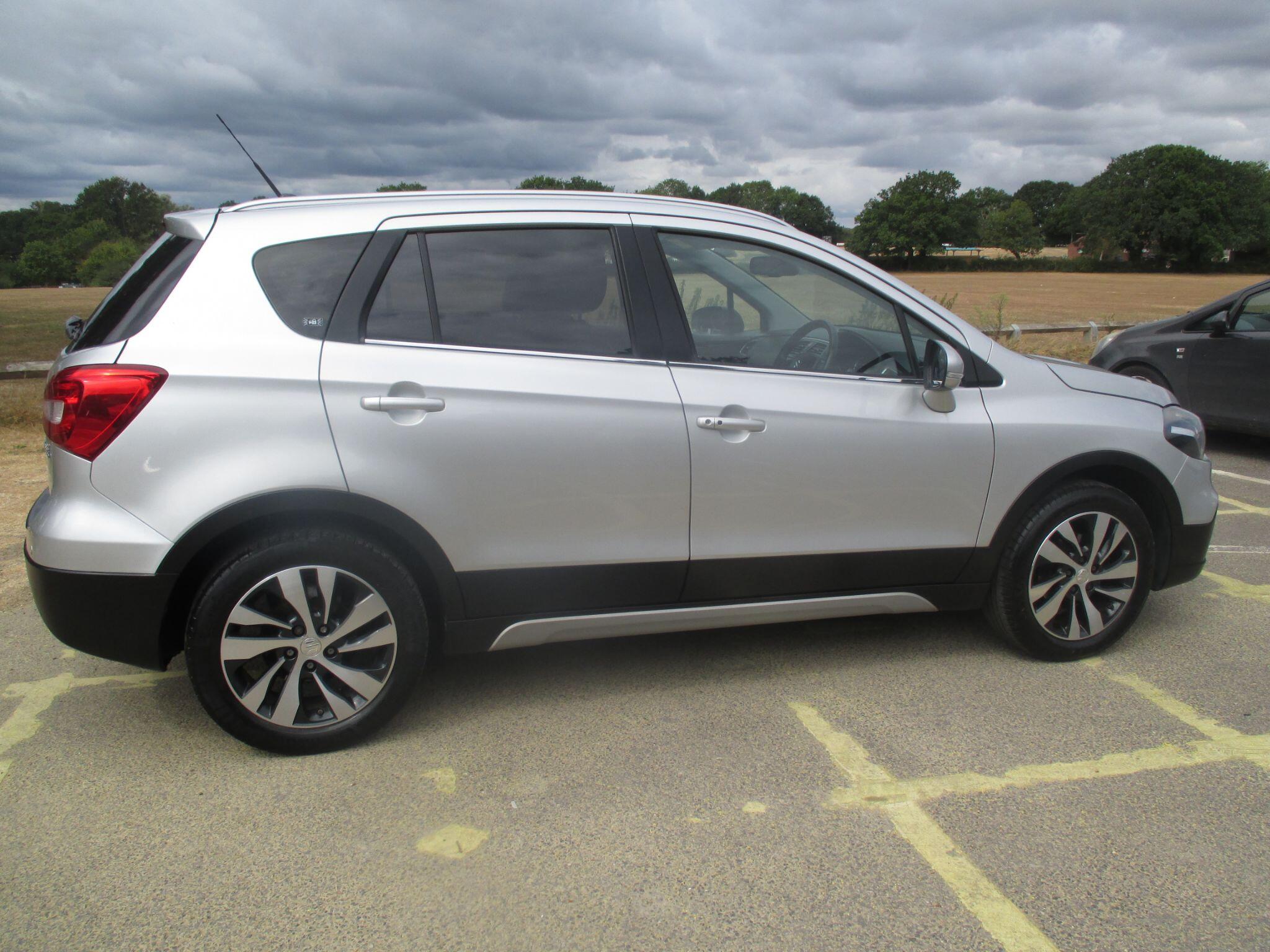 Suzuki SX4 S-Cross view 8