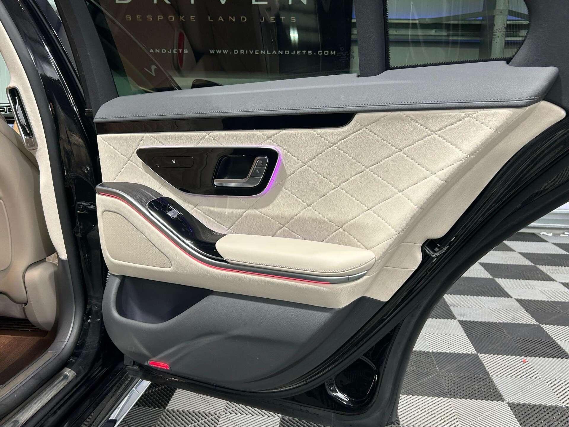 Mercedes-Benz S Class view 40