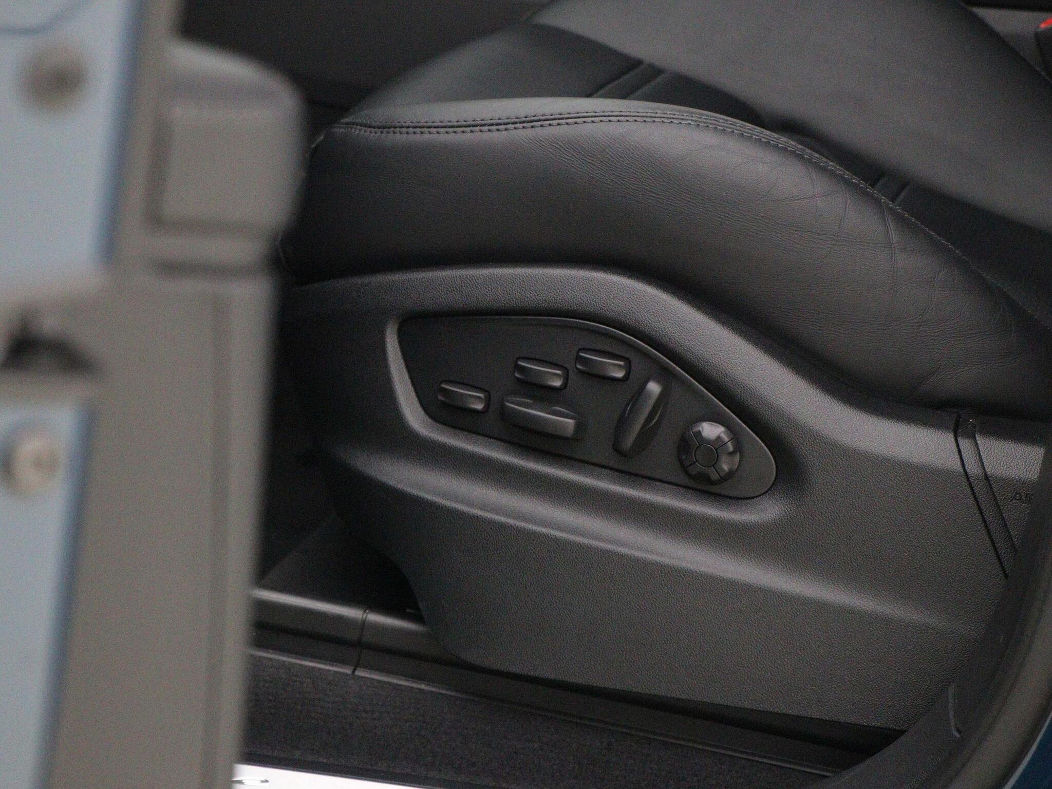 Porsche Cayenne view 25