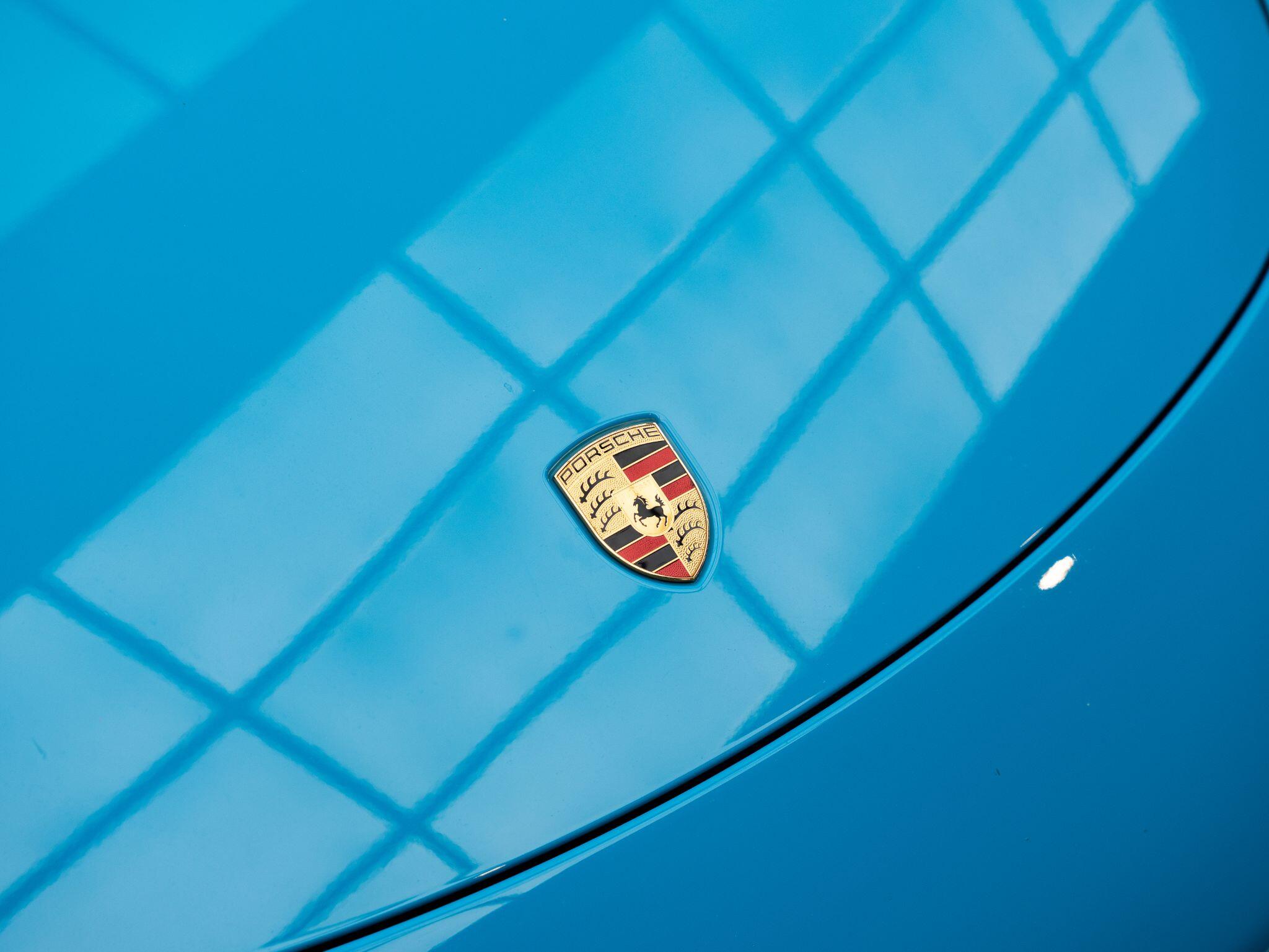 Porsche Cayman view 27