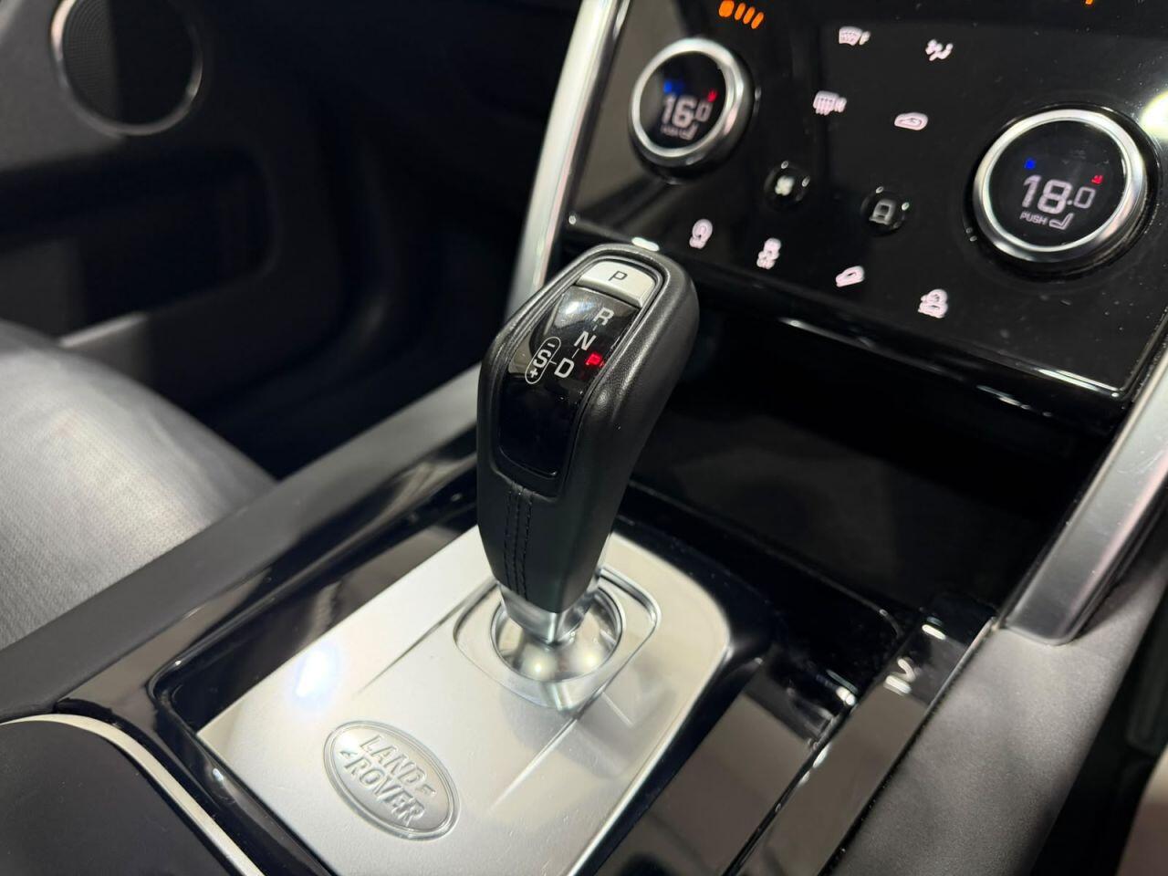 Land Rover Discovery Sport view 31