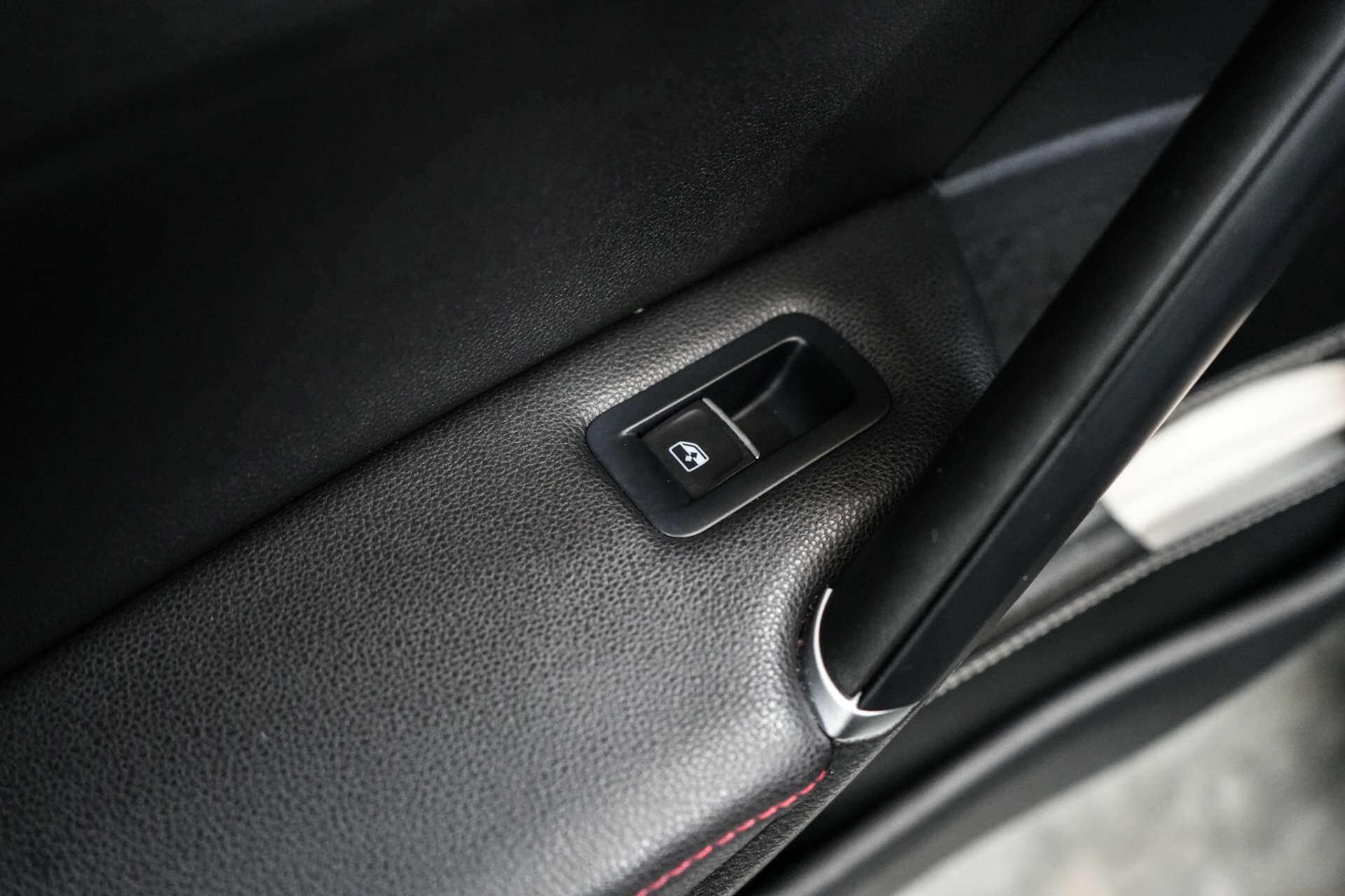 Volkswagen Golf view 14