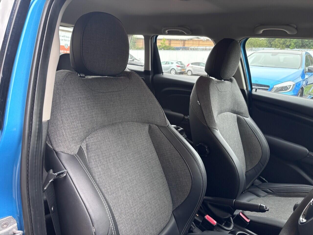 Mini Hatch view 11