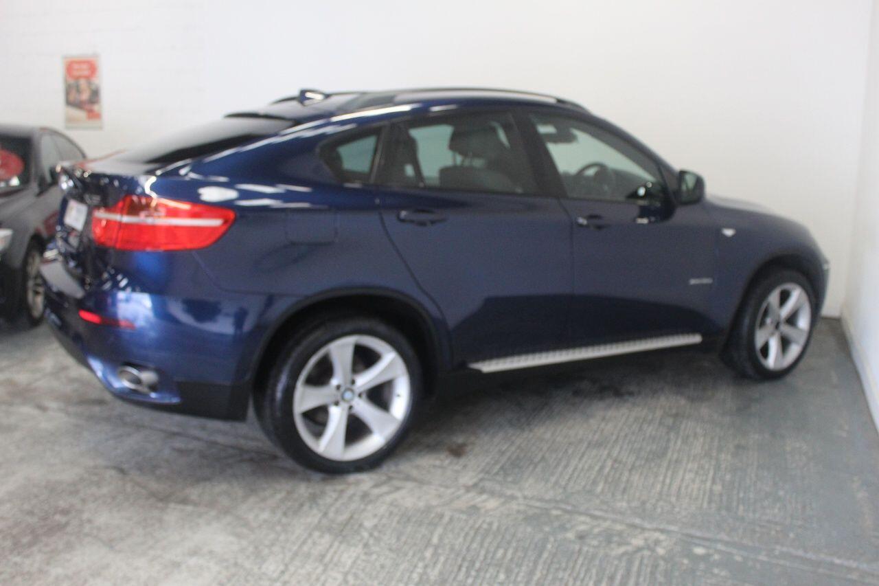 BMW X6 view 11