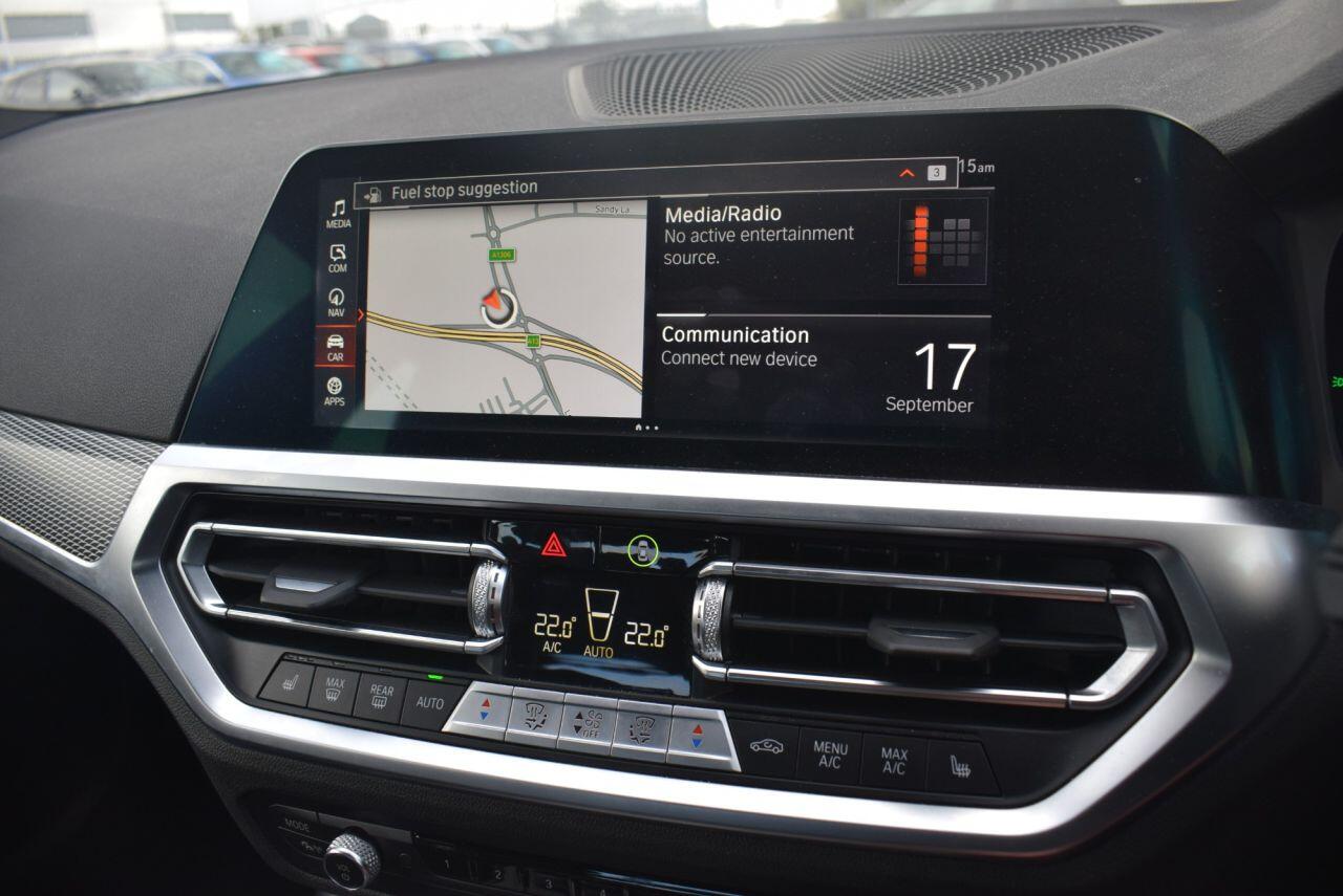 BMW 3 Series view 22
