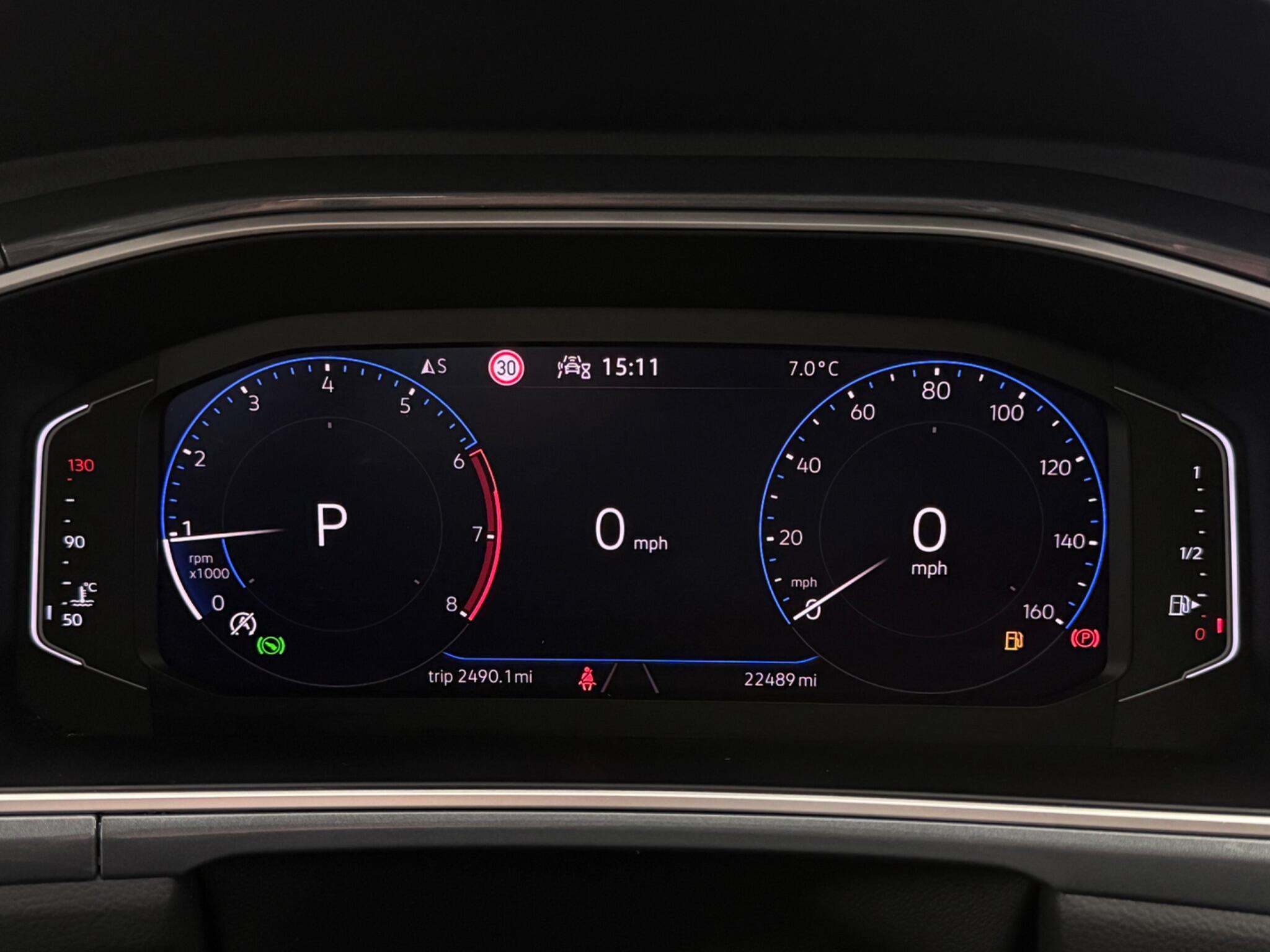 Volkswagen T-Roc view 17