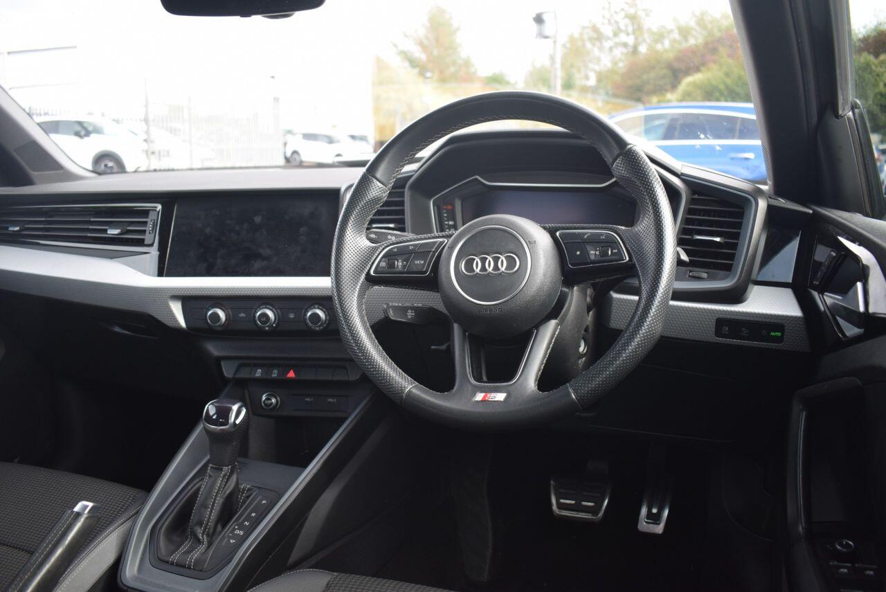 Audi A1 view 3