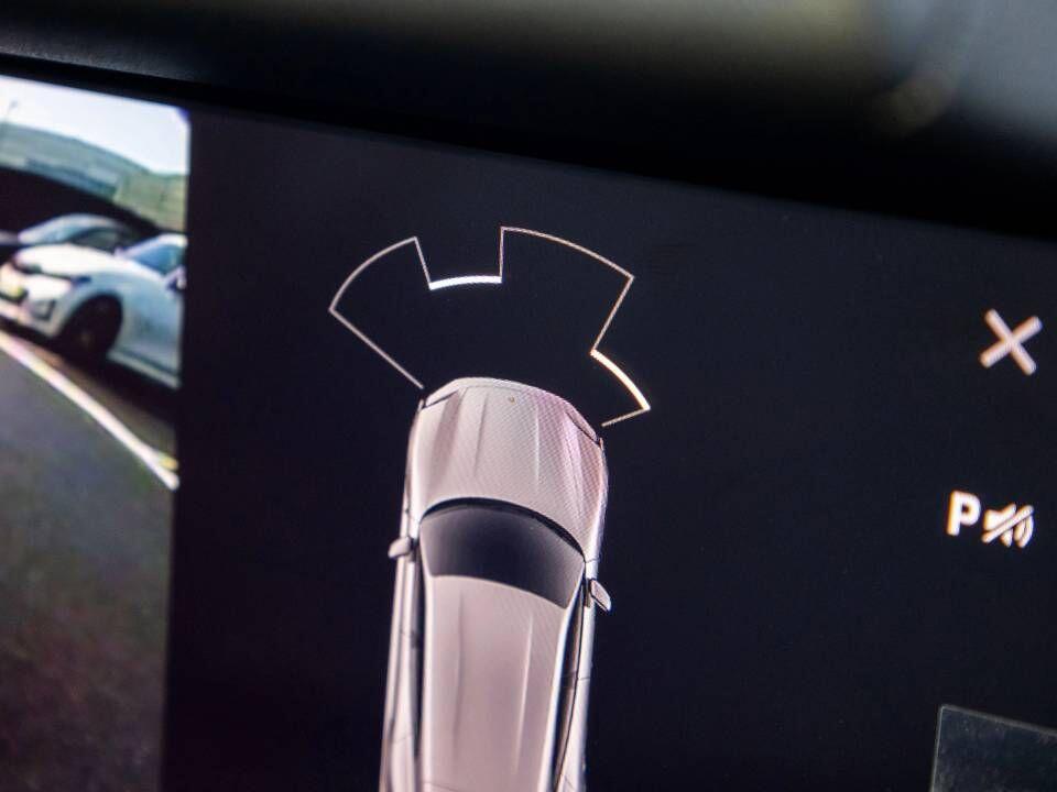 Porsche Taycan view 20