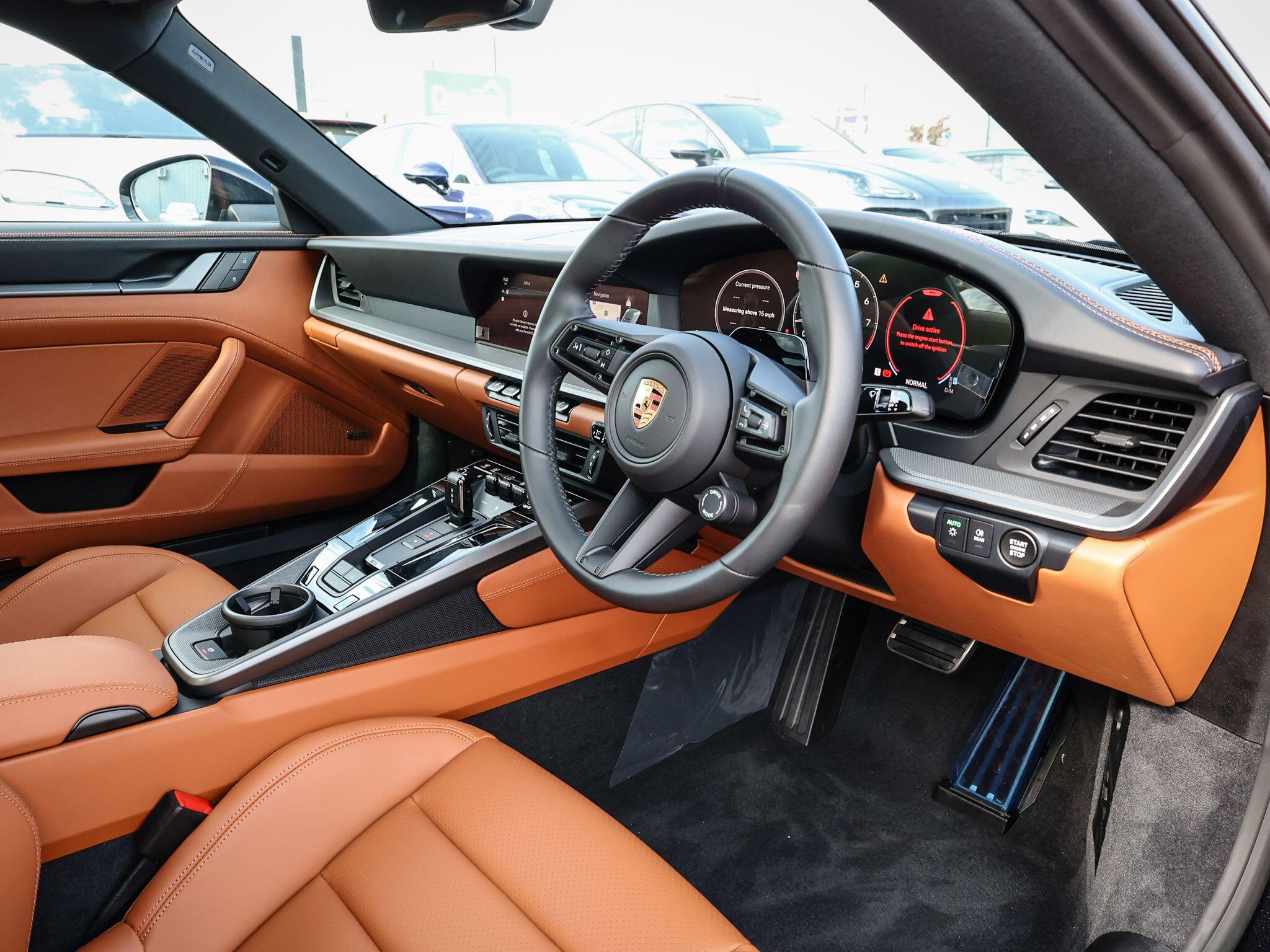 Porsche 911 view 10