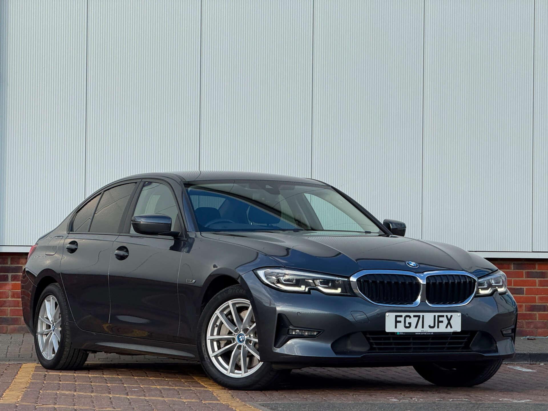 BMW 3 Series view 9