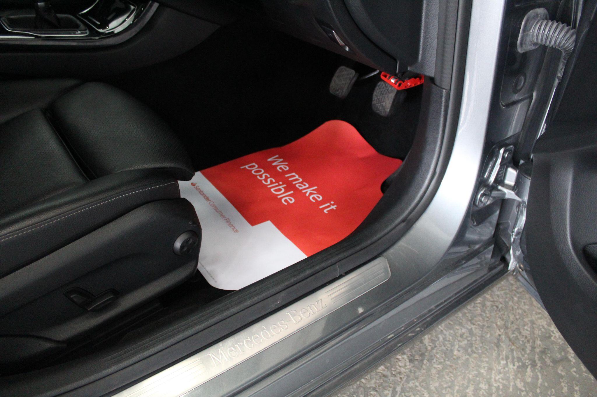 Mercedes-Benz C-Class view 49