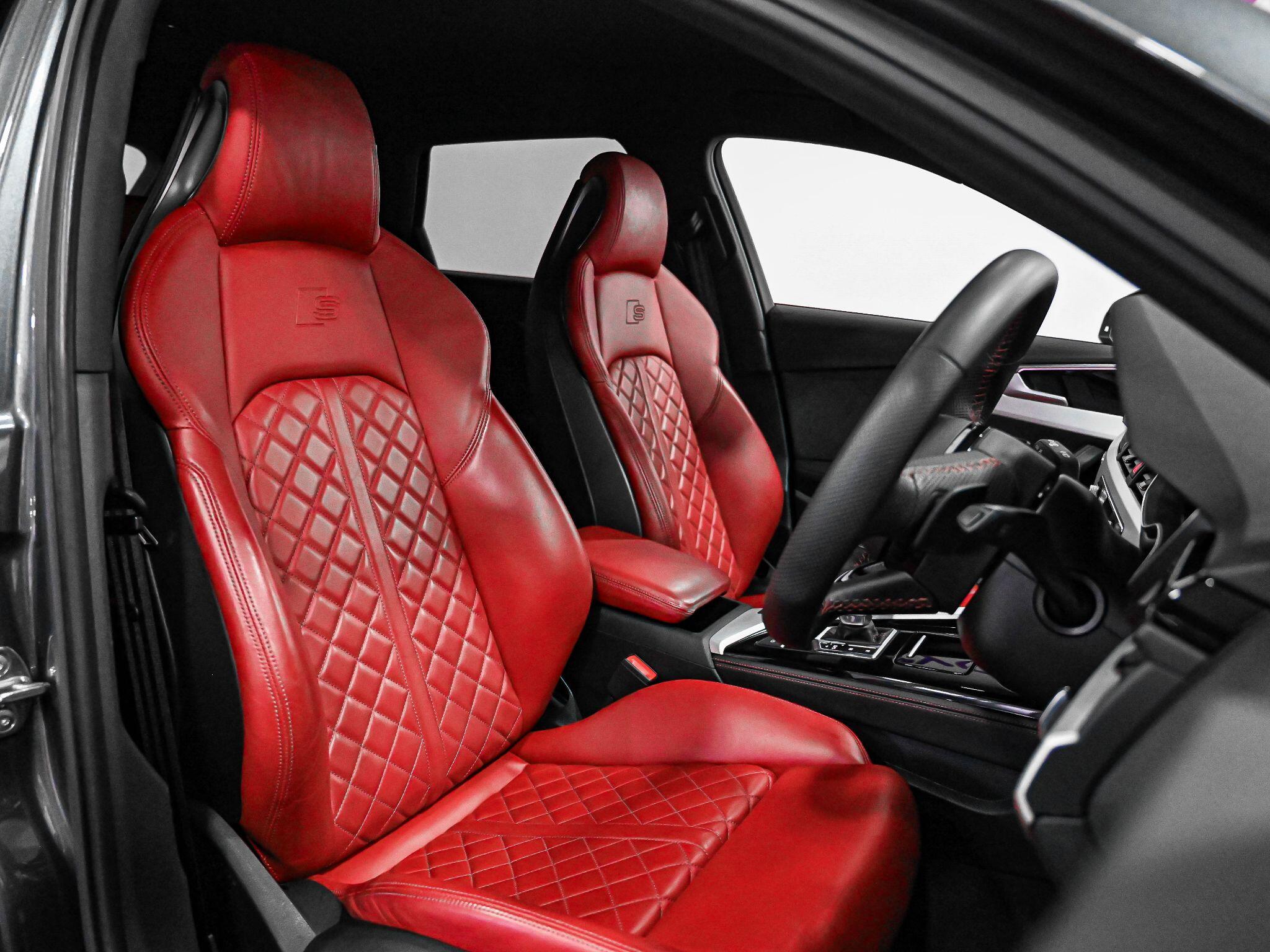 Audi S4 view 3
