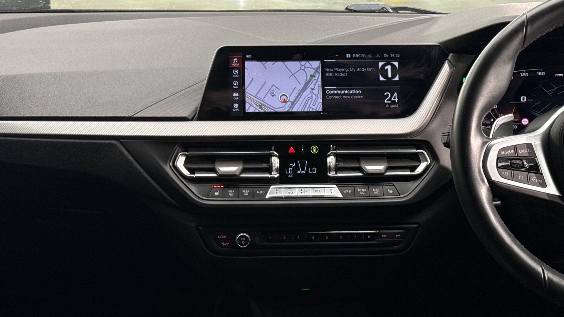 BMW 1 Series view 8