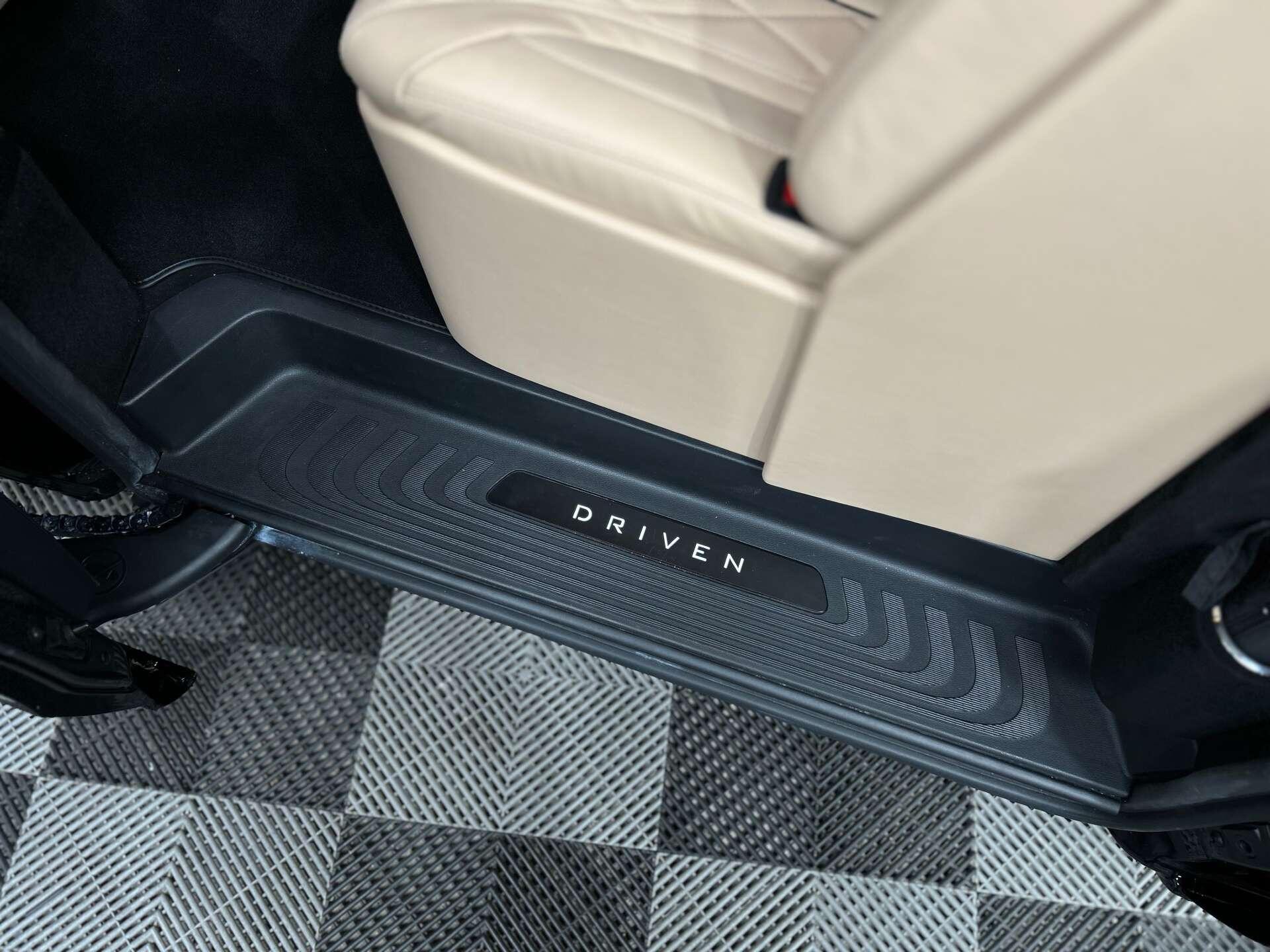 Mercedes-Benz V Class view 50