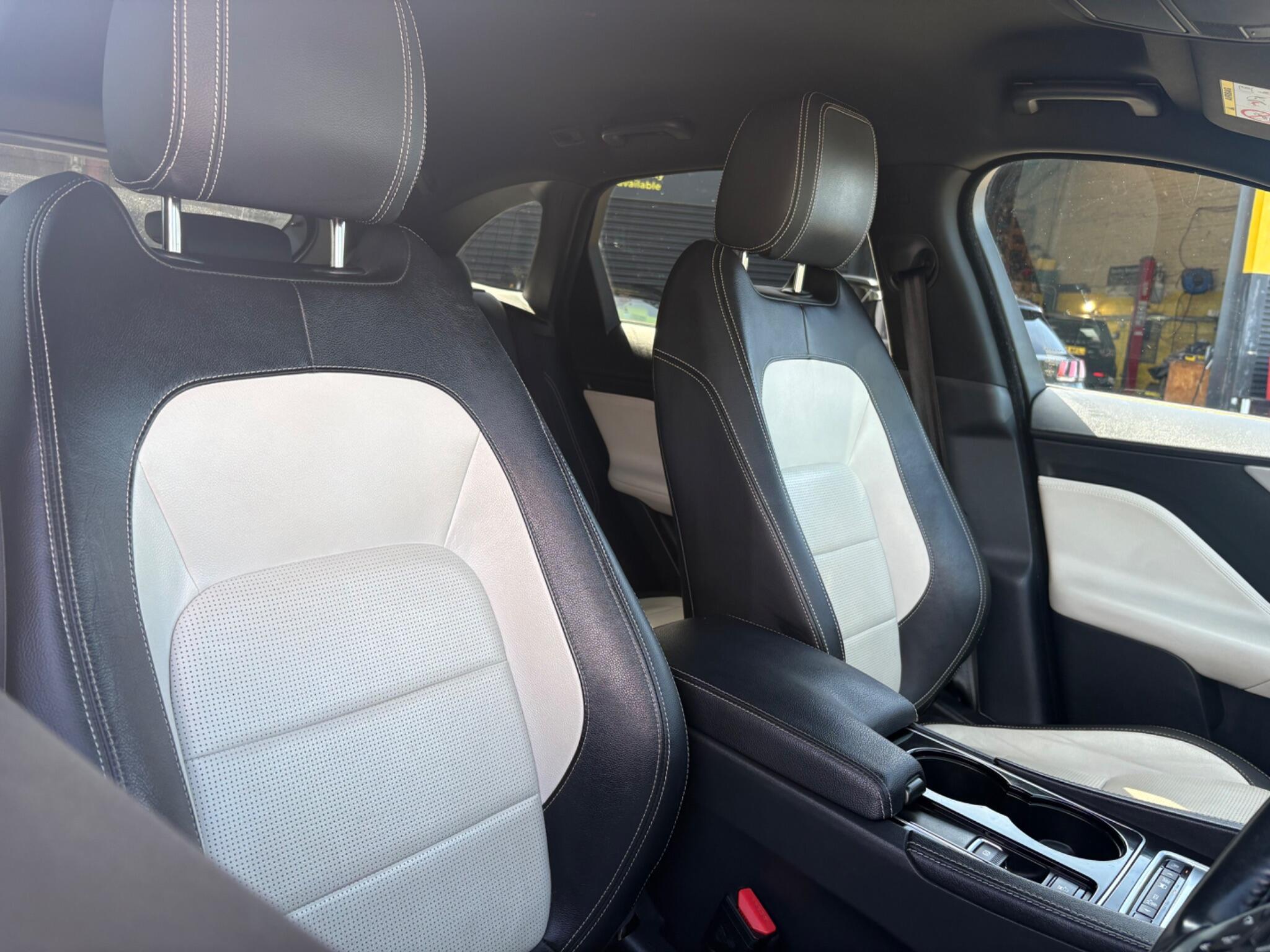 Jaguar F-Pace view 10