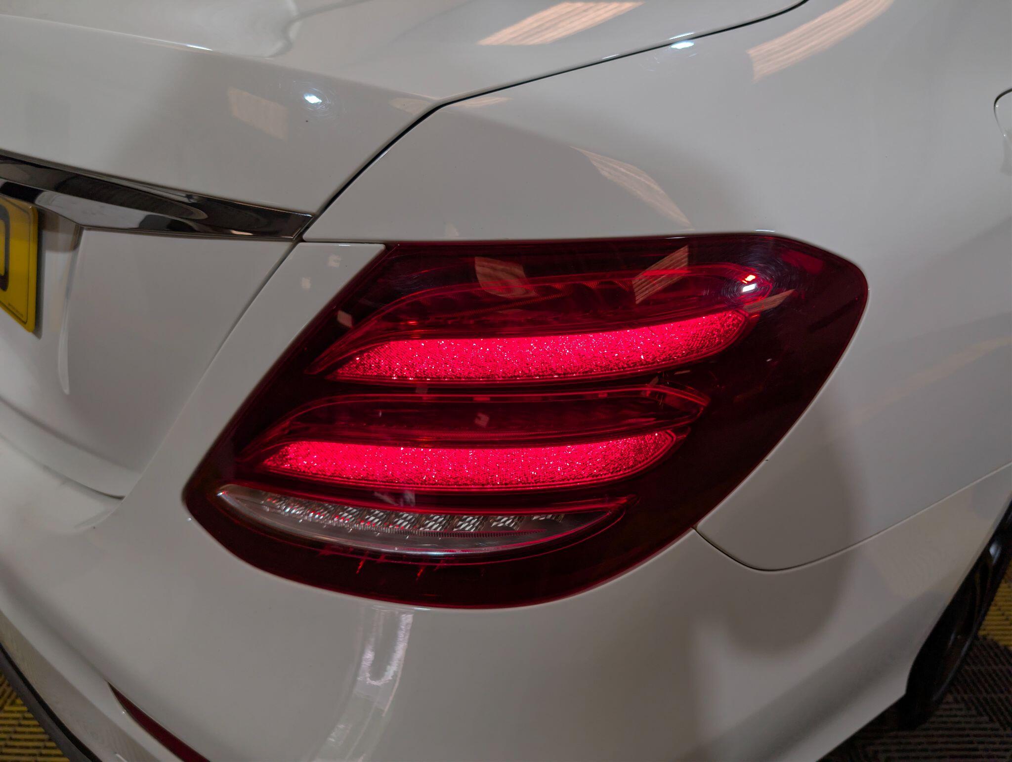 Mercedes-Benz E Class view 69