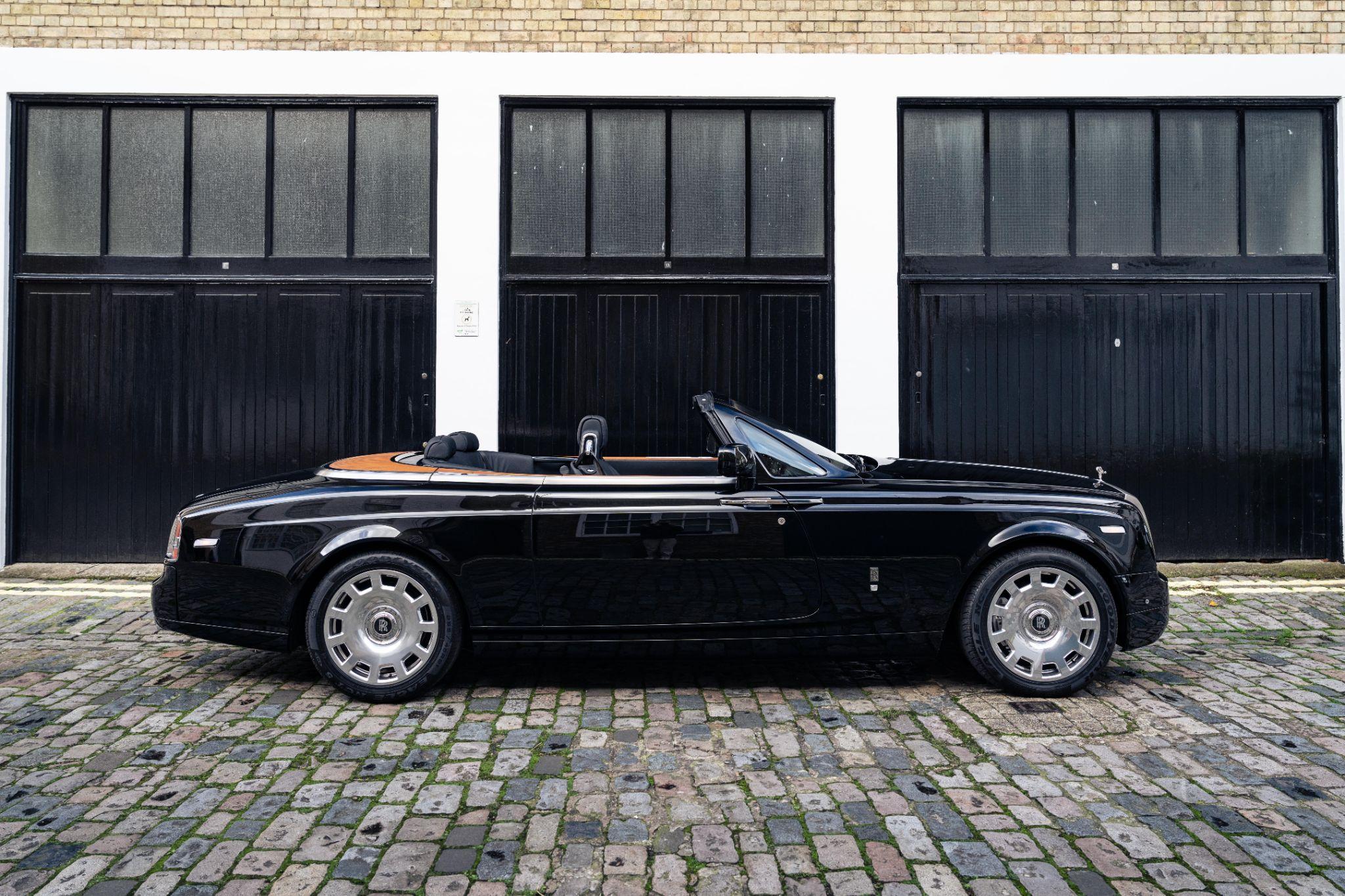 Rolls-Royce Phantom view 18