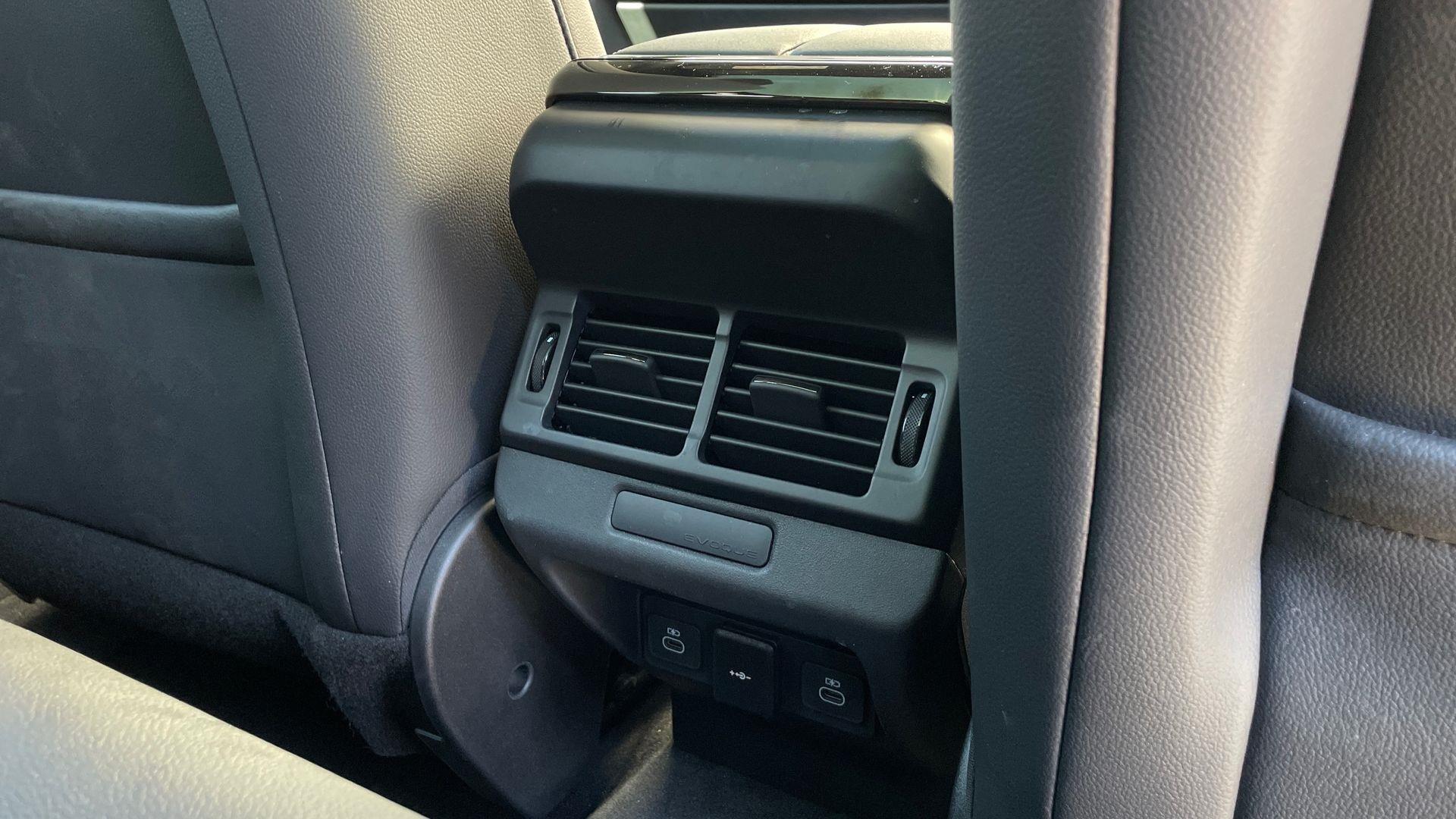 Land Rover Range Rover Evoque view 18