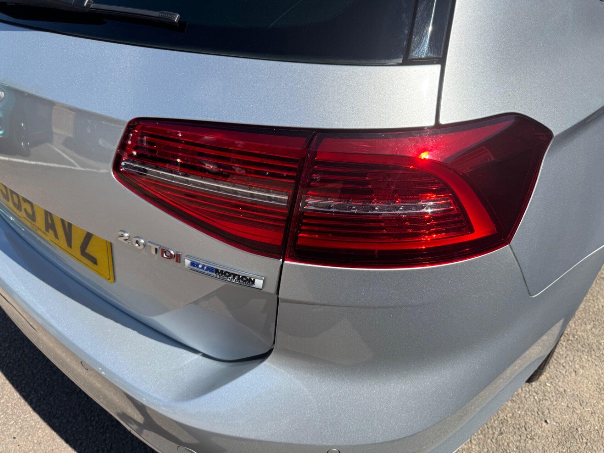 Volkswagen Passat view 13