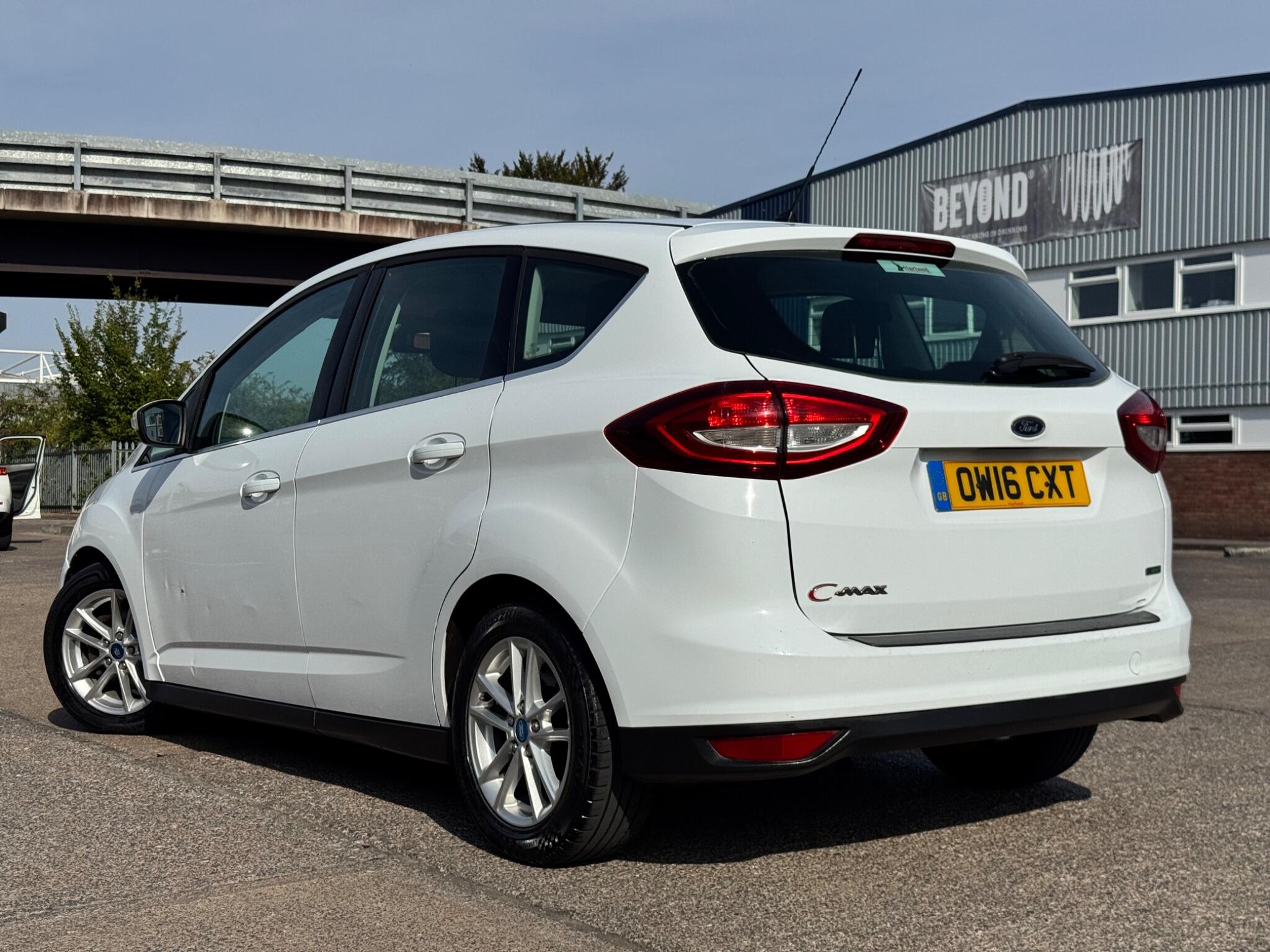 Ford C-Max view 8