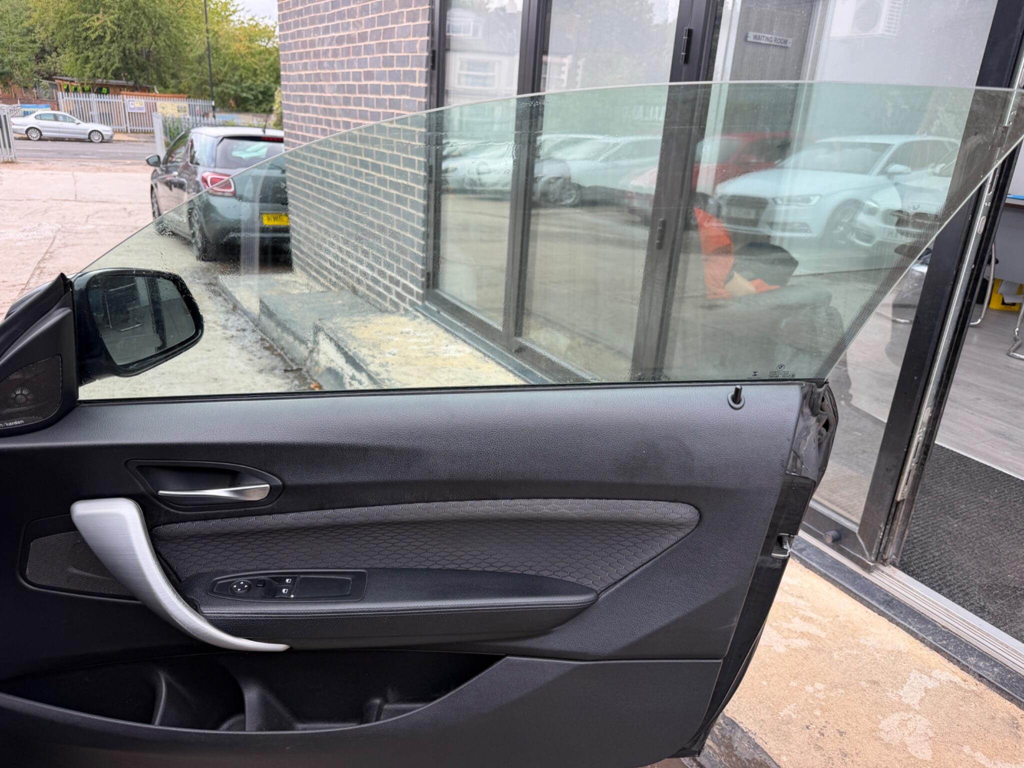 BMW 1 Series view 9