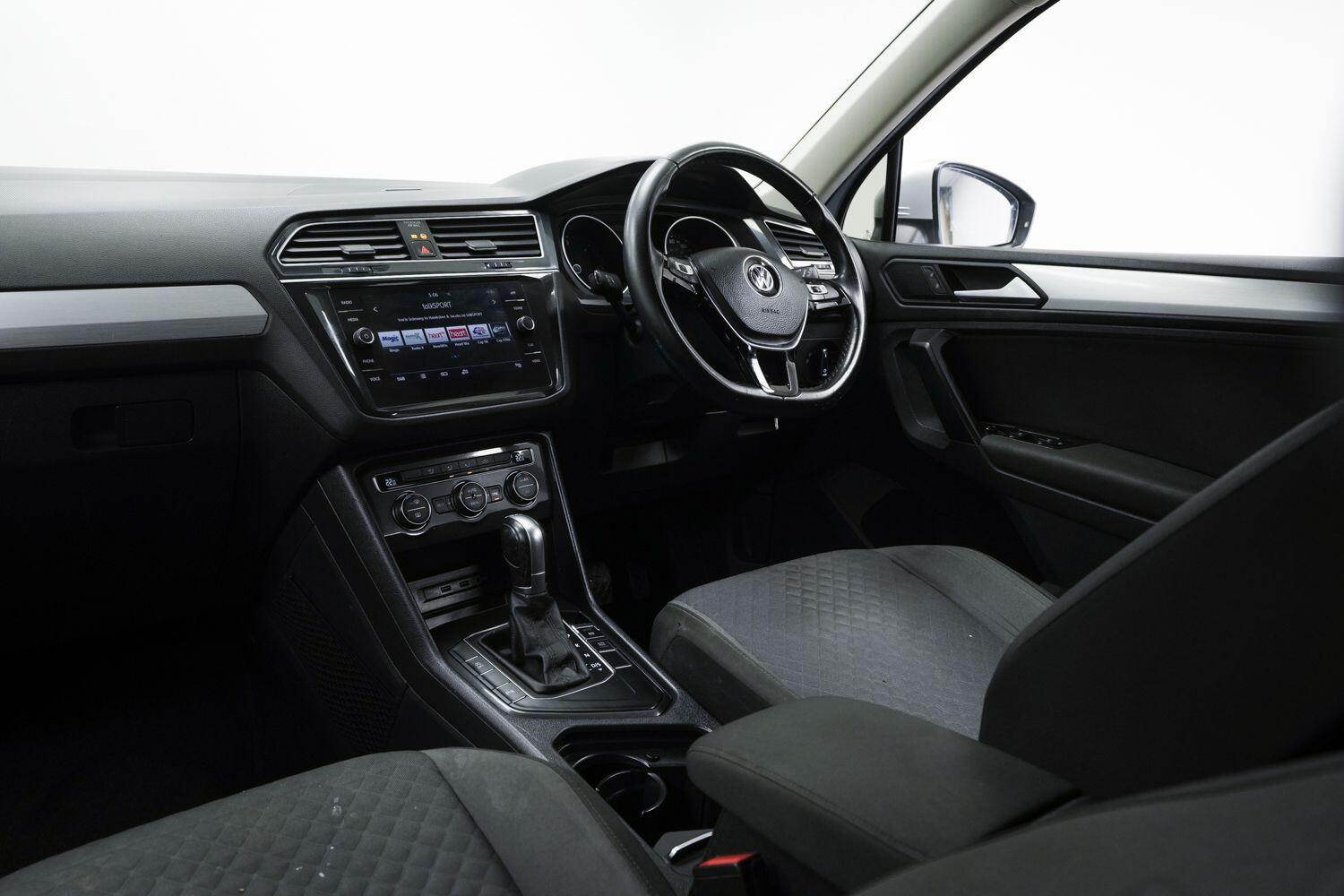 Volkswagen Tiguan view 14