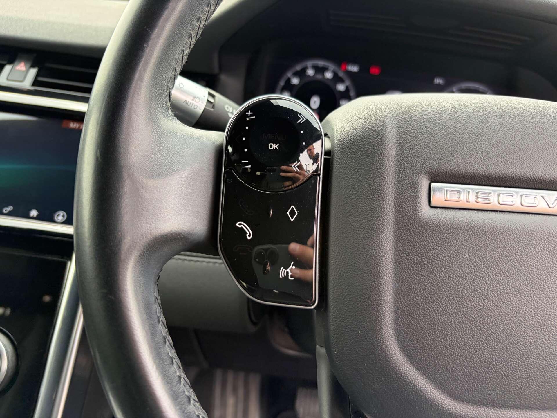 Land Rover Discovery Sport view 43