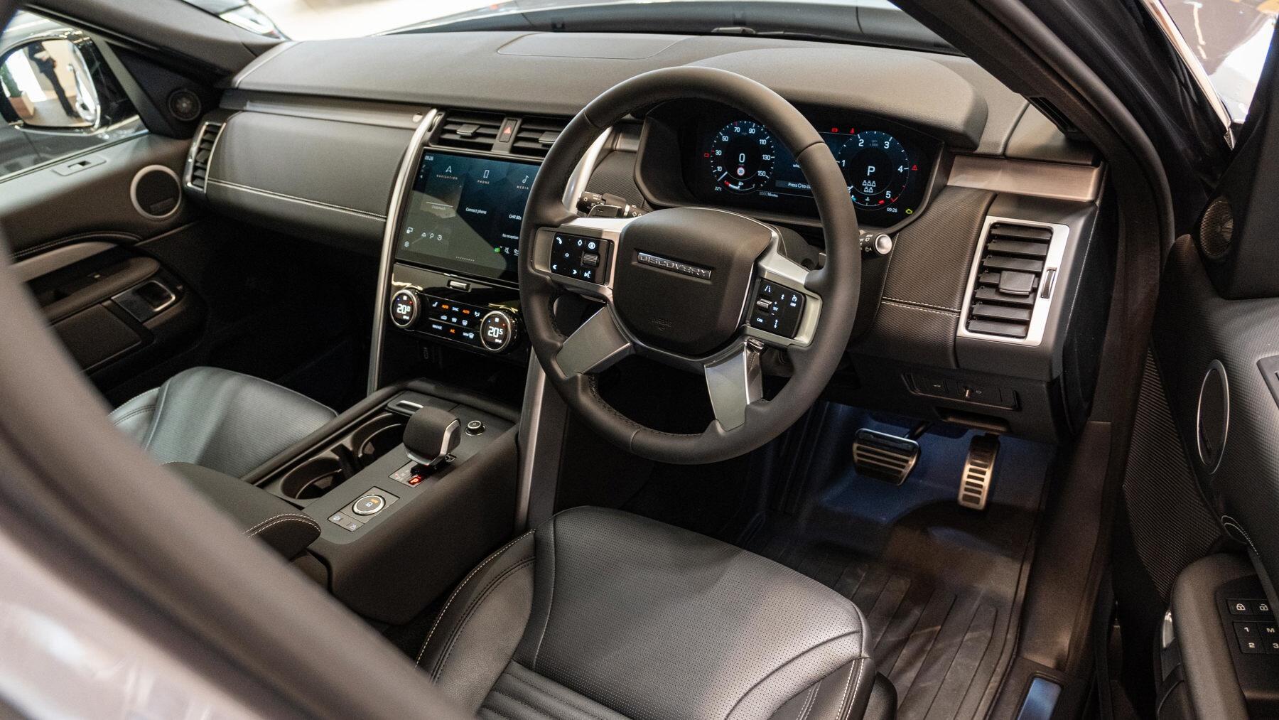Land Rover Discovery view 48