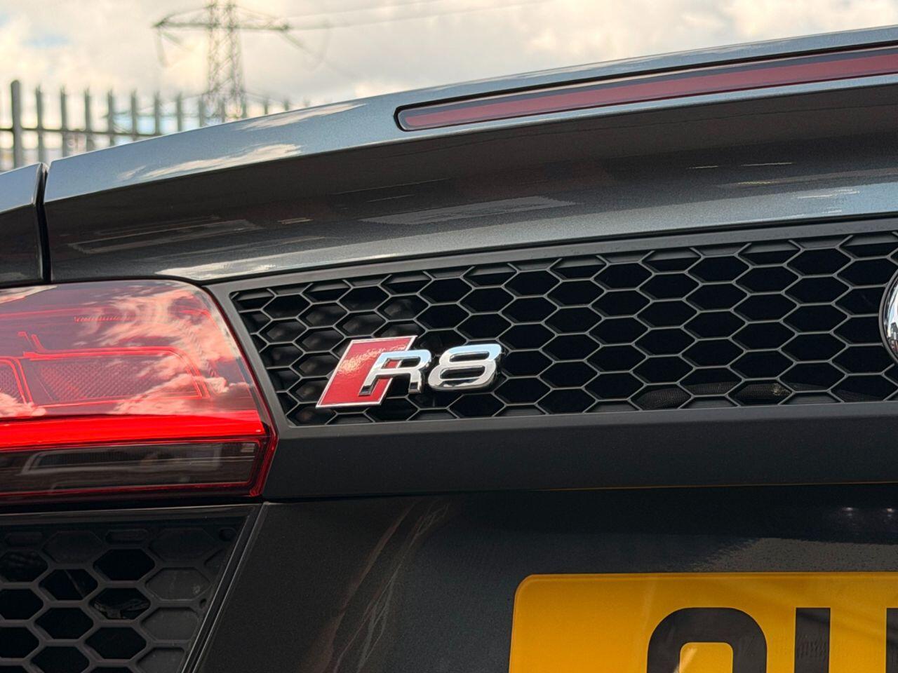 Audi R8 view 27